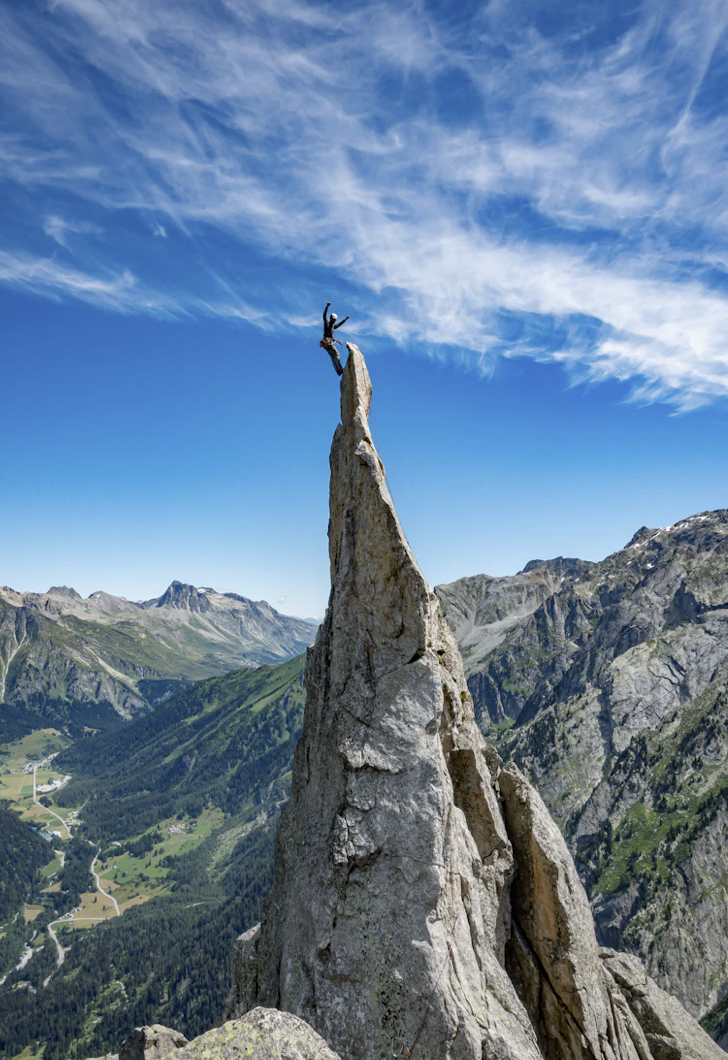 The Neuroscience of Testing Limits versus Seeking Good Feelings (with David Goggins’s Case)