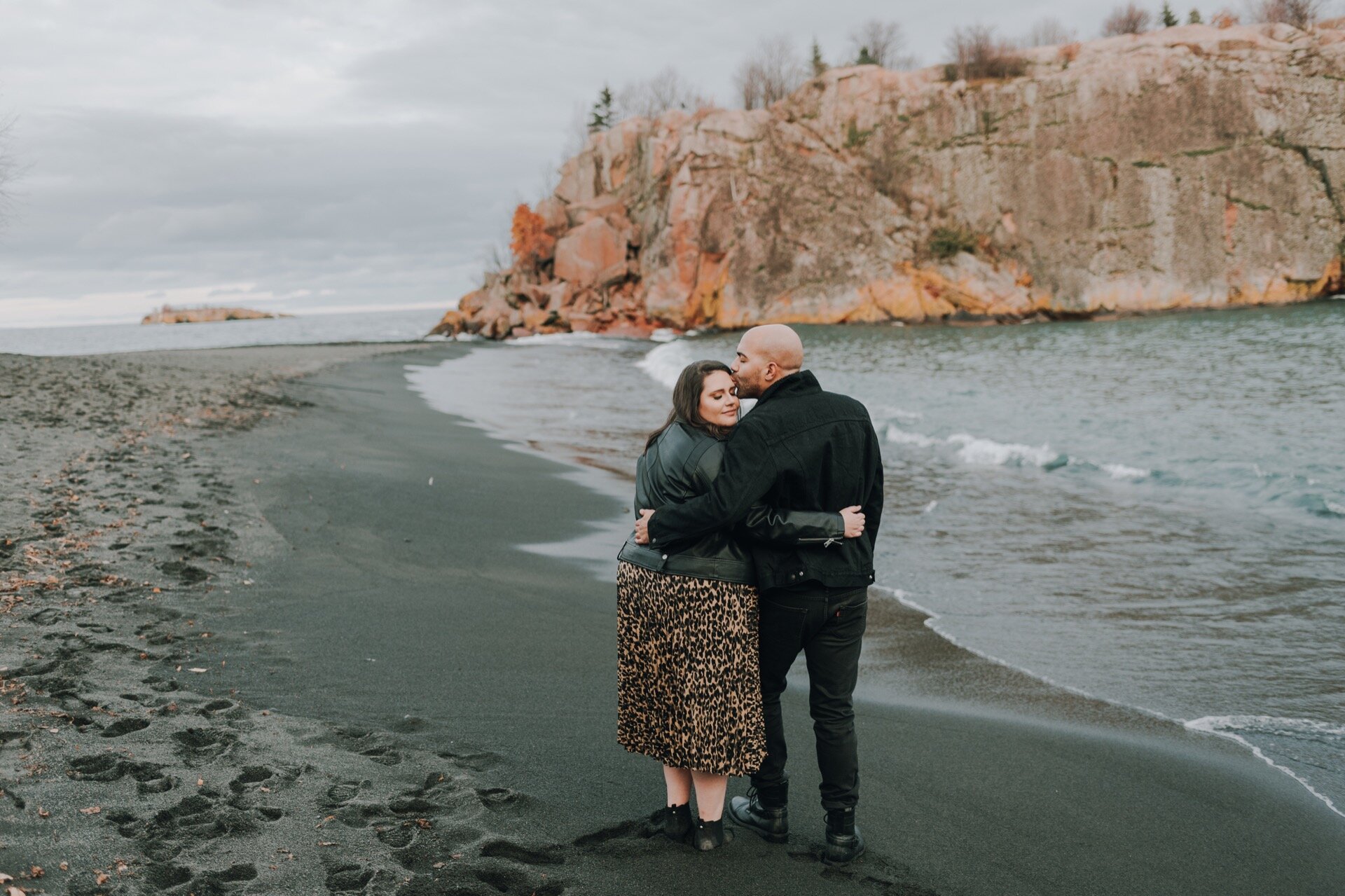 34_Brianne&Tobias165_Black Beach Silver Bay, MN Engagement Session.jpg