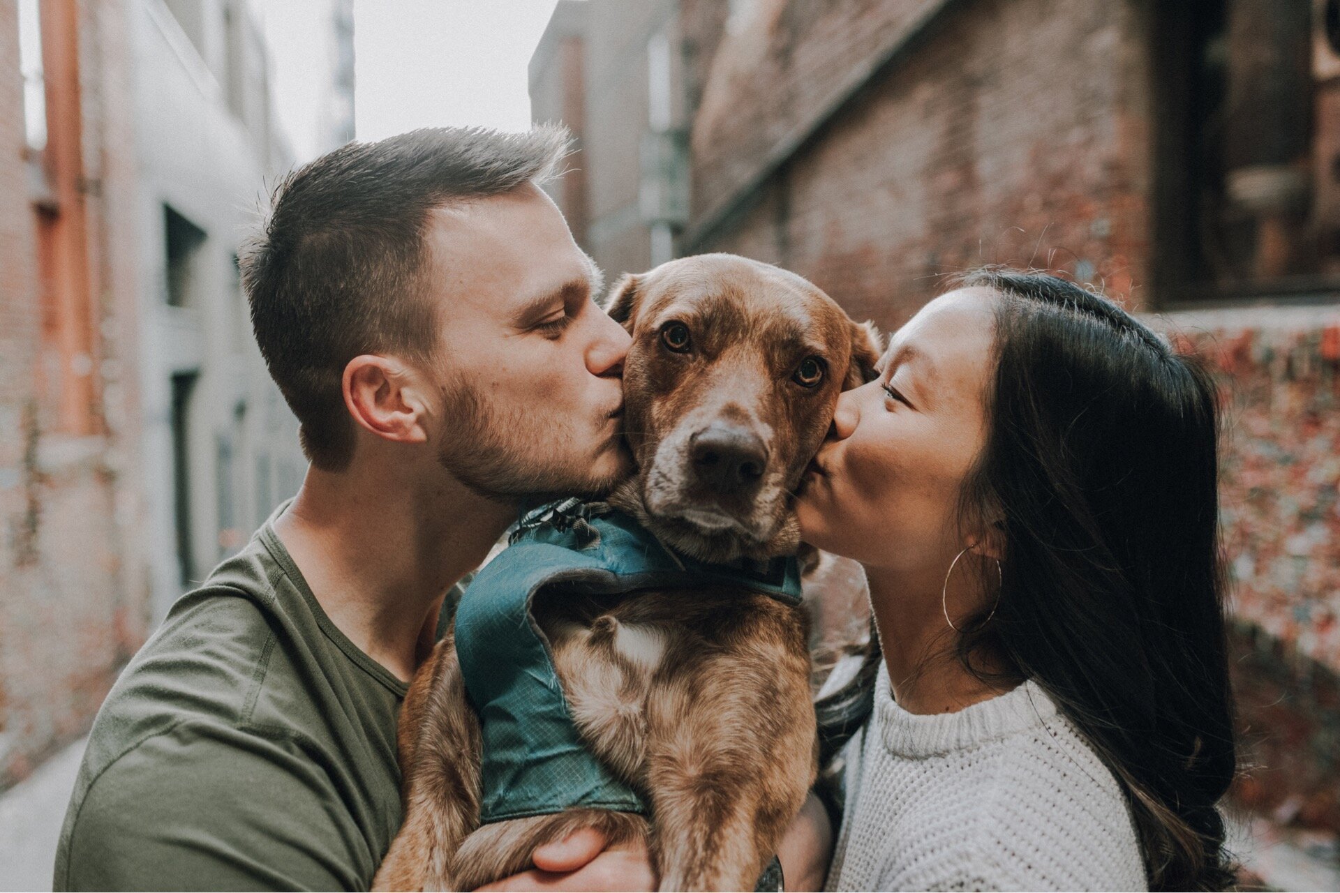 22_Allie&Carson100_Market_Pike_Place_engagement_Session_Lake_Rattlesnake_forest_adventure_Seattle_Washington.jpg