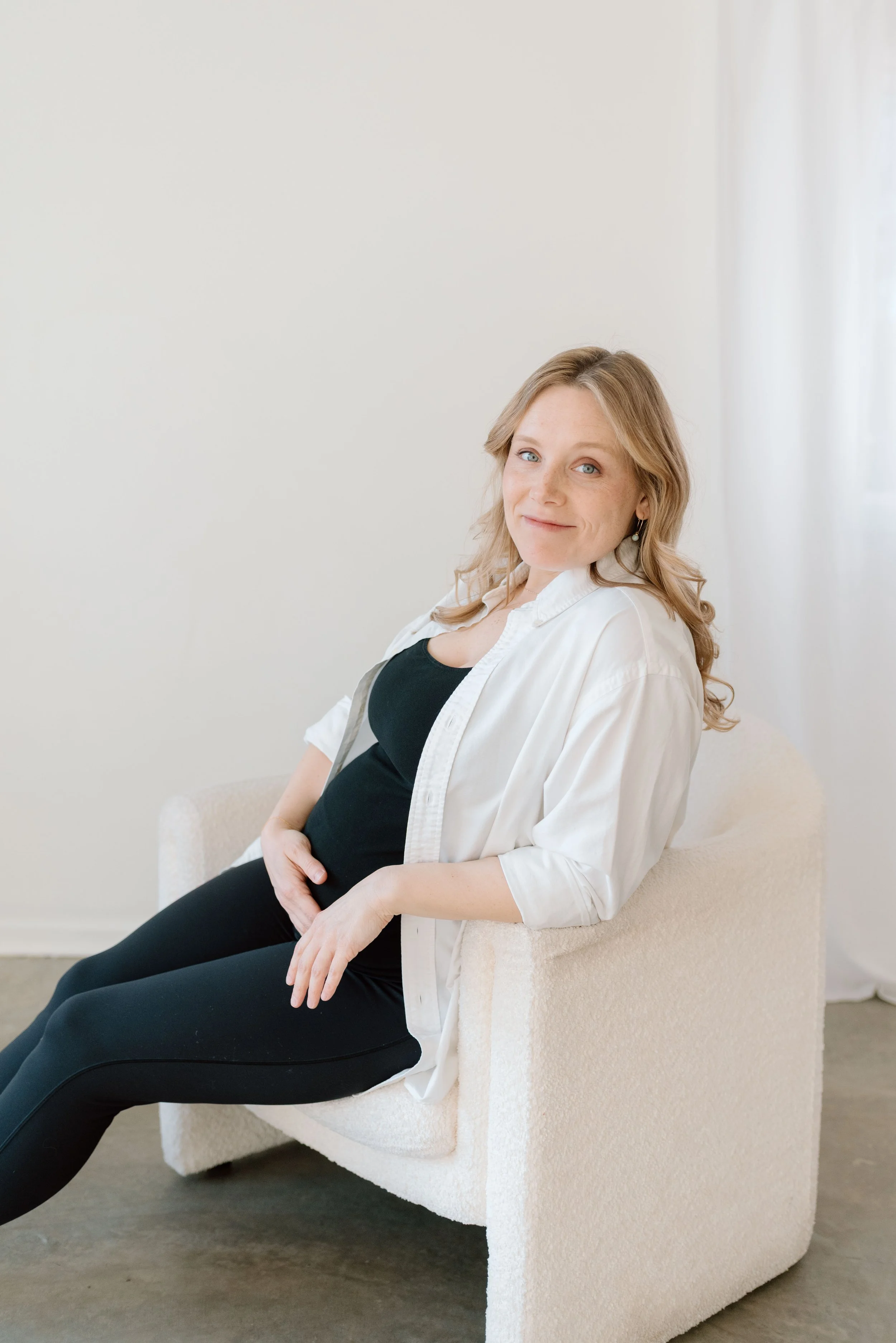LexyMaternity_HannahAmpePhoto_MinnesotaMaternityPhotographer03.jpg