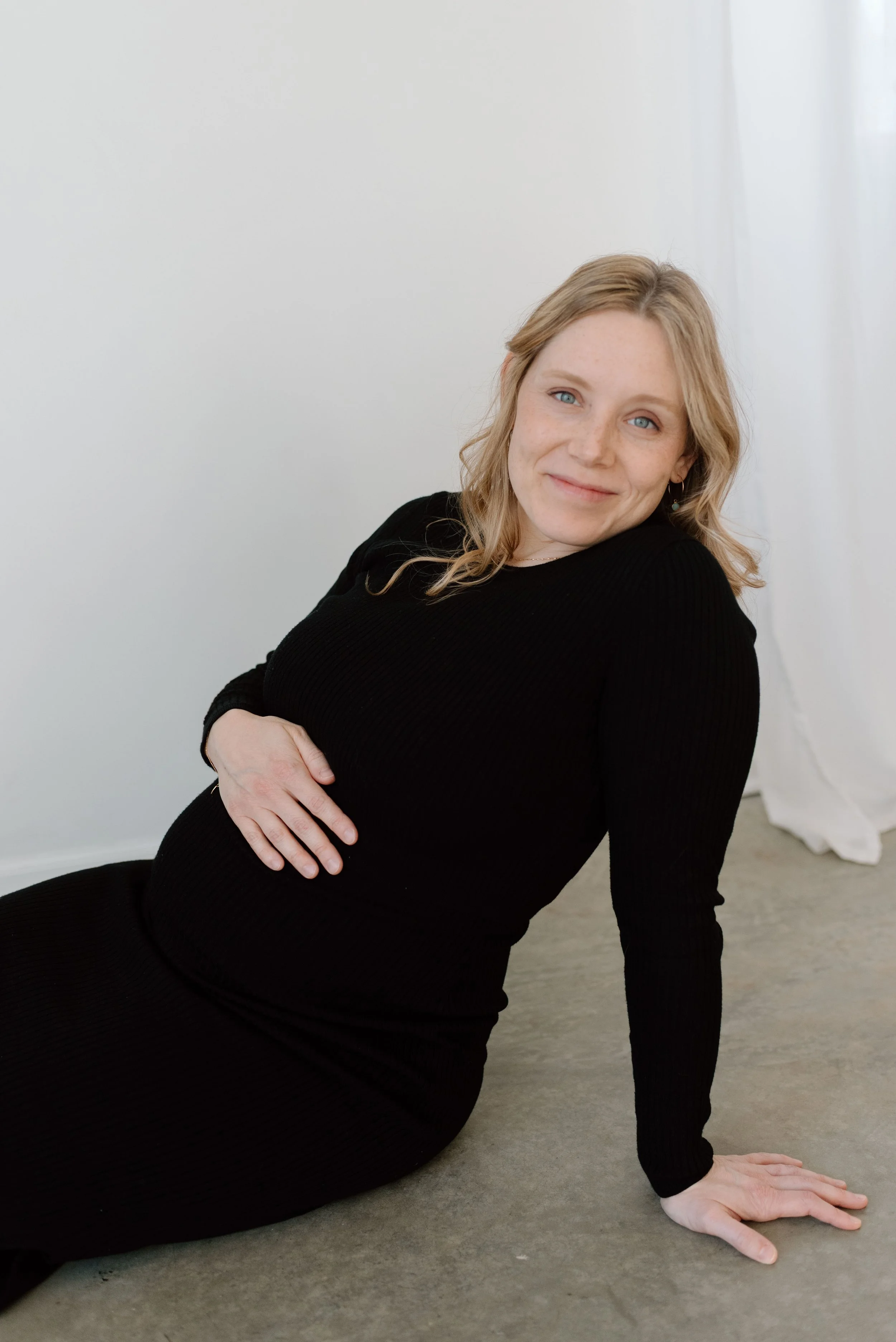LexyMaternity_HannahAmpePhoto_MinnesotaMaternityPhotographer103.jpg