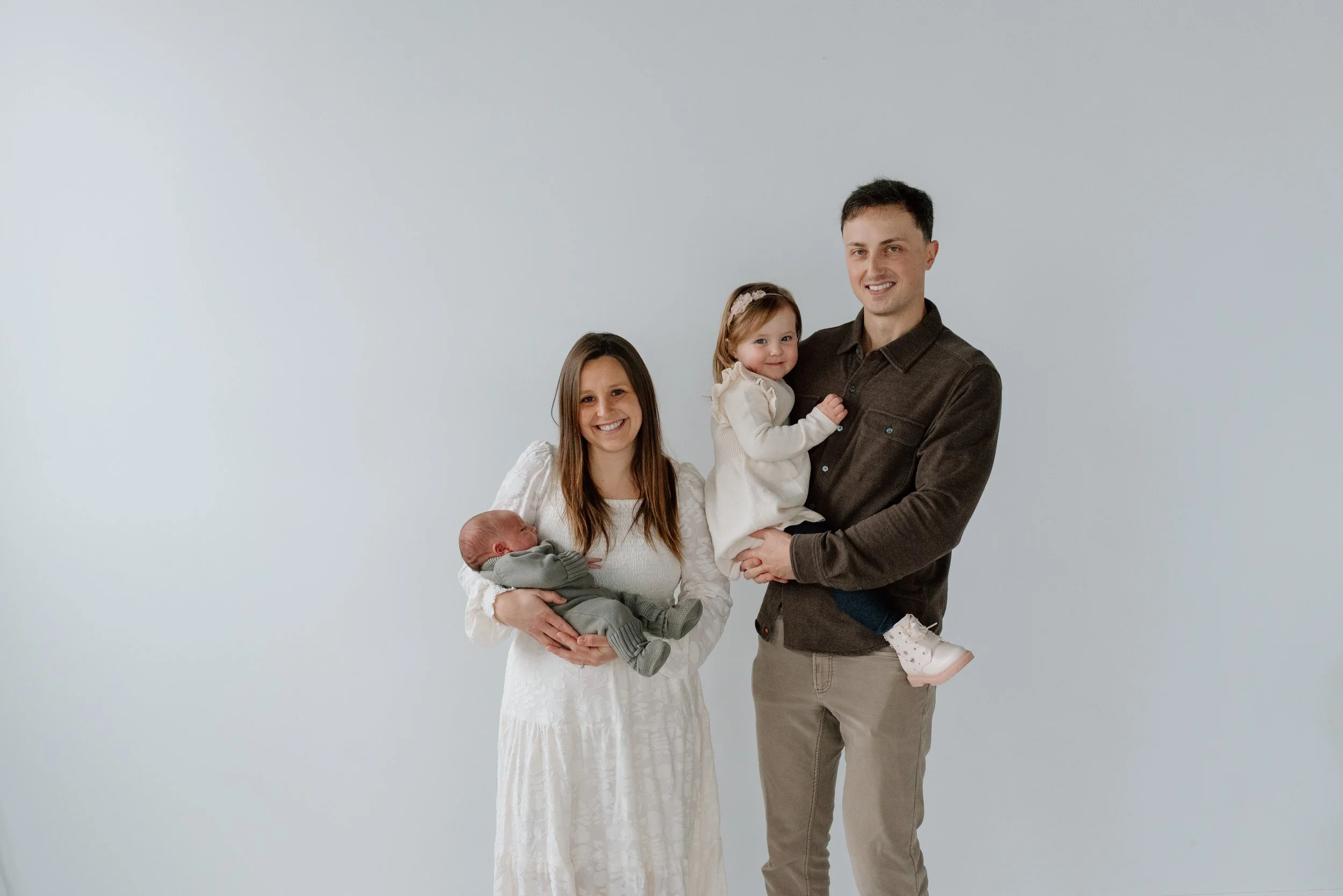 Minneapolis - Studio Luna Newborn Family Session | Baby Bryson