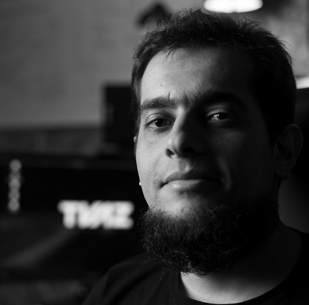 THARCISIO VAZ T. Vaz é Bacharel e Mestre em Composição Musical para Games na UFBA, no Audio Game Breu criou a trilha sonora e fez a direção musical e das locuções do jogo.
