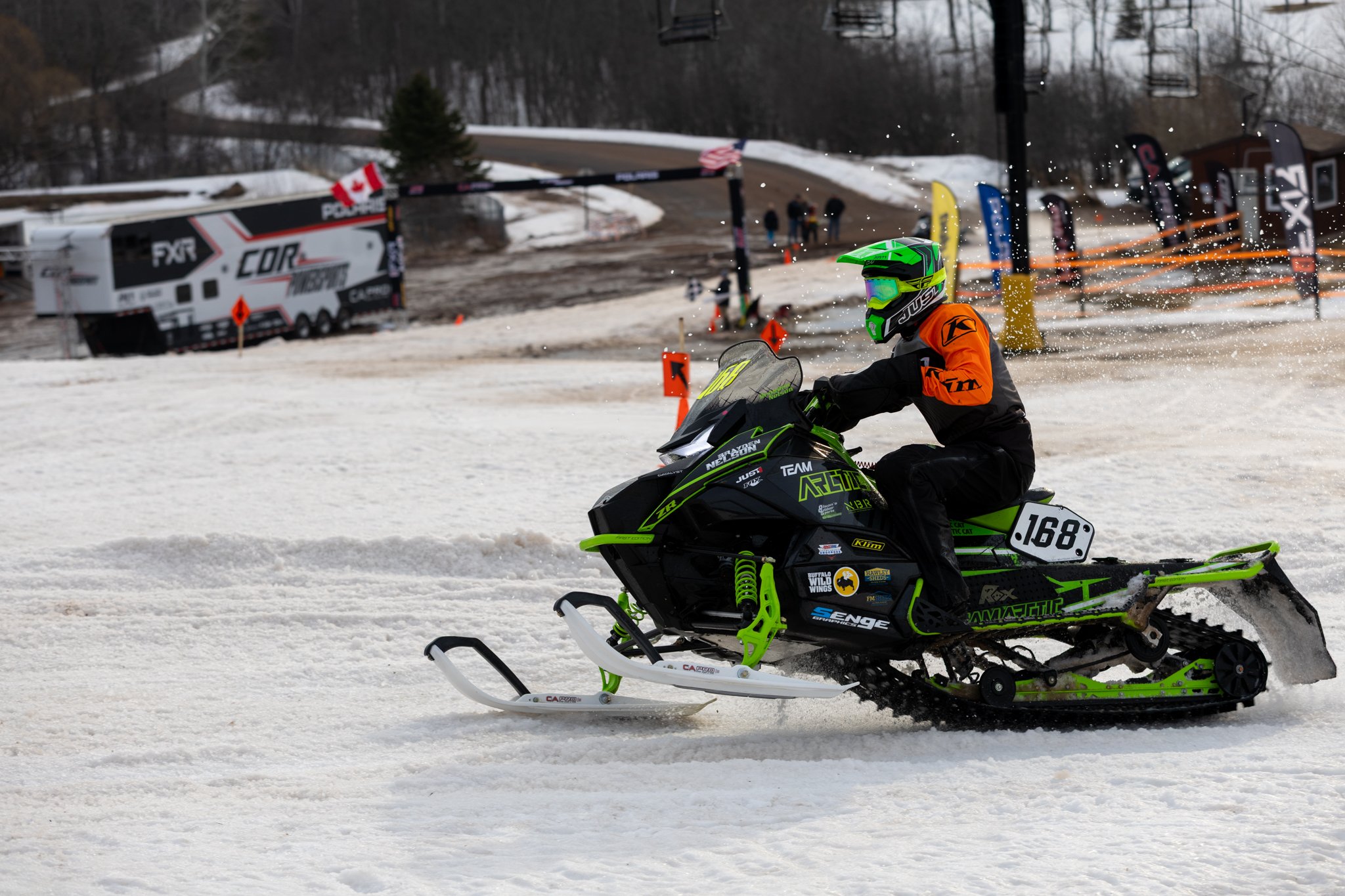 O32A2222.jpg