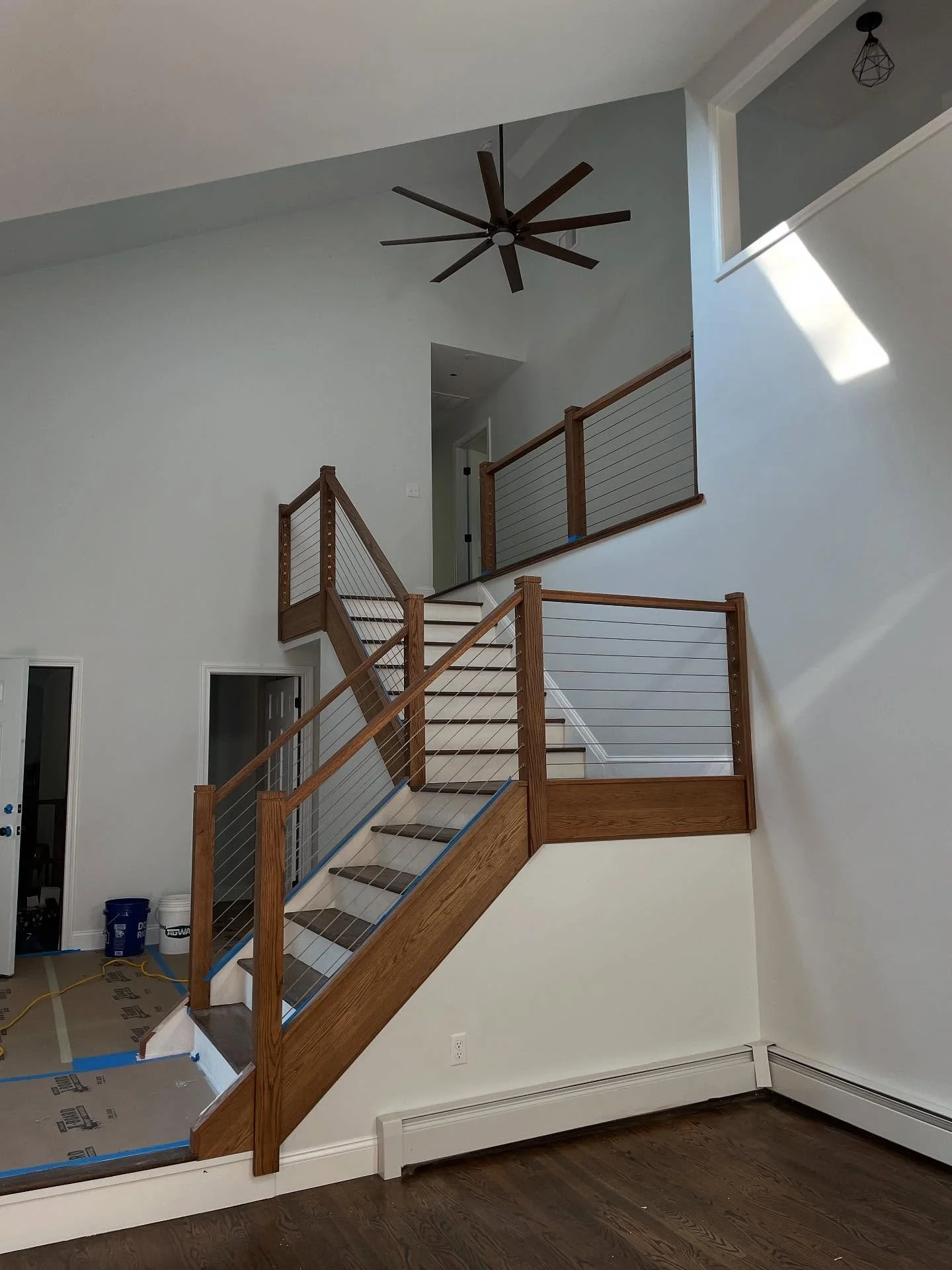 A set of oak stairs we redesigned and built using the @cablebullet railing system. Highly recommend the product 💪🏼