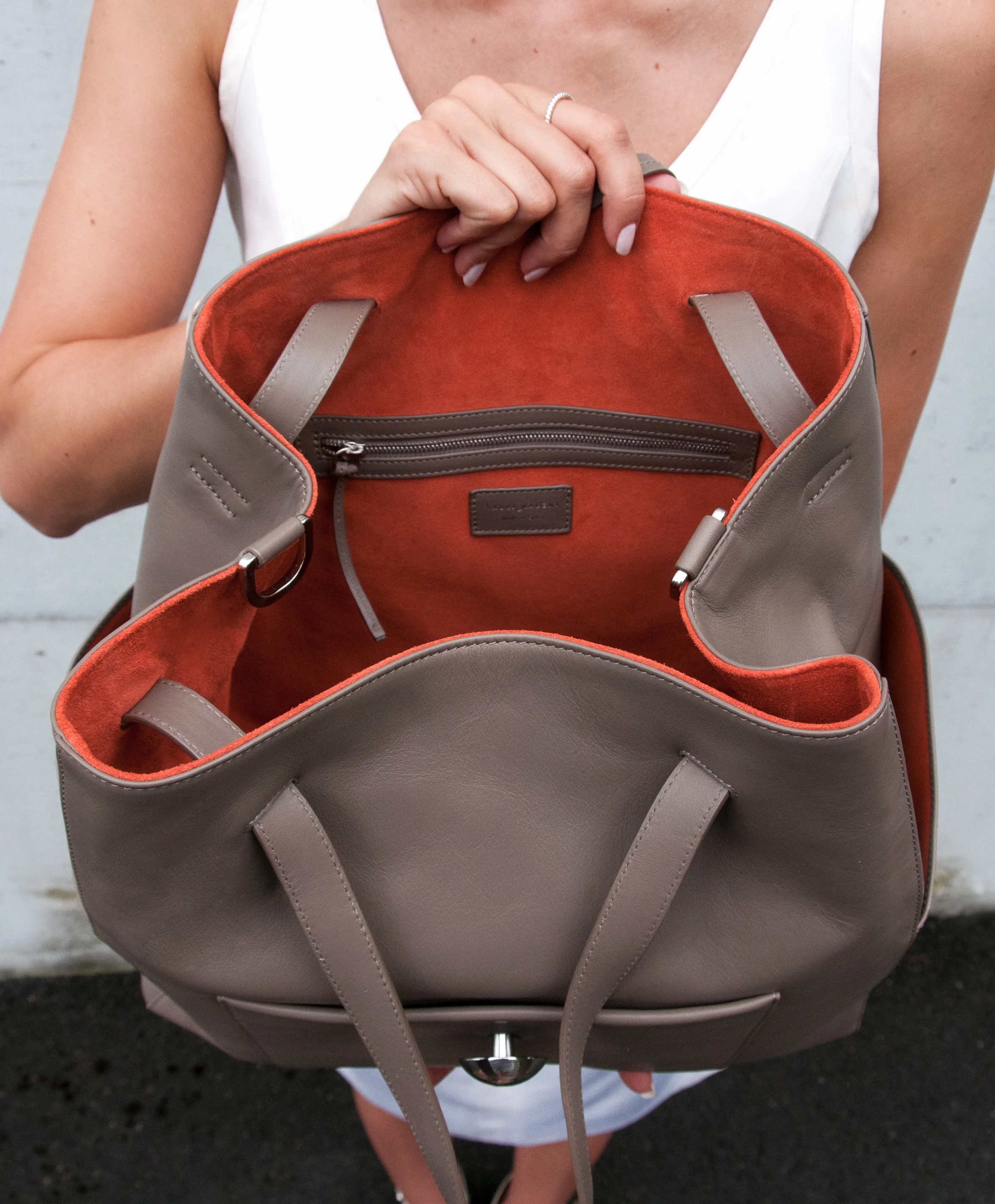Laura Margna leather goods - Inside the Noué Bag - Taupe