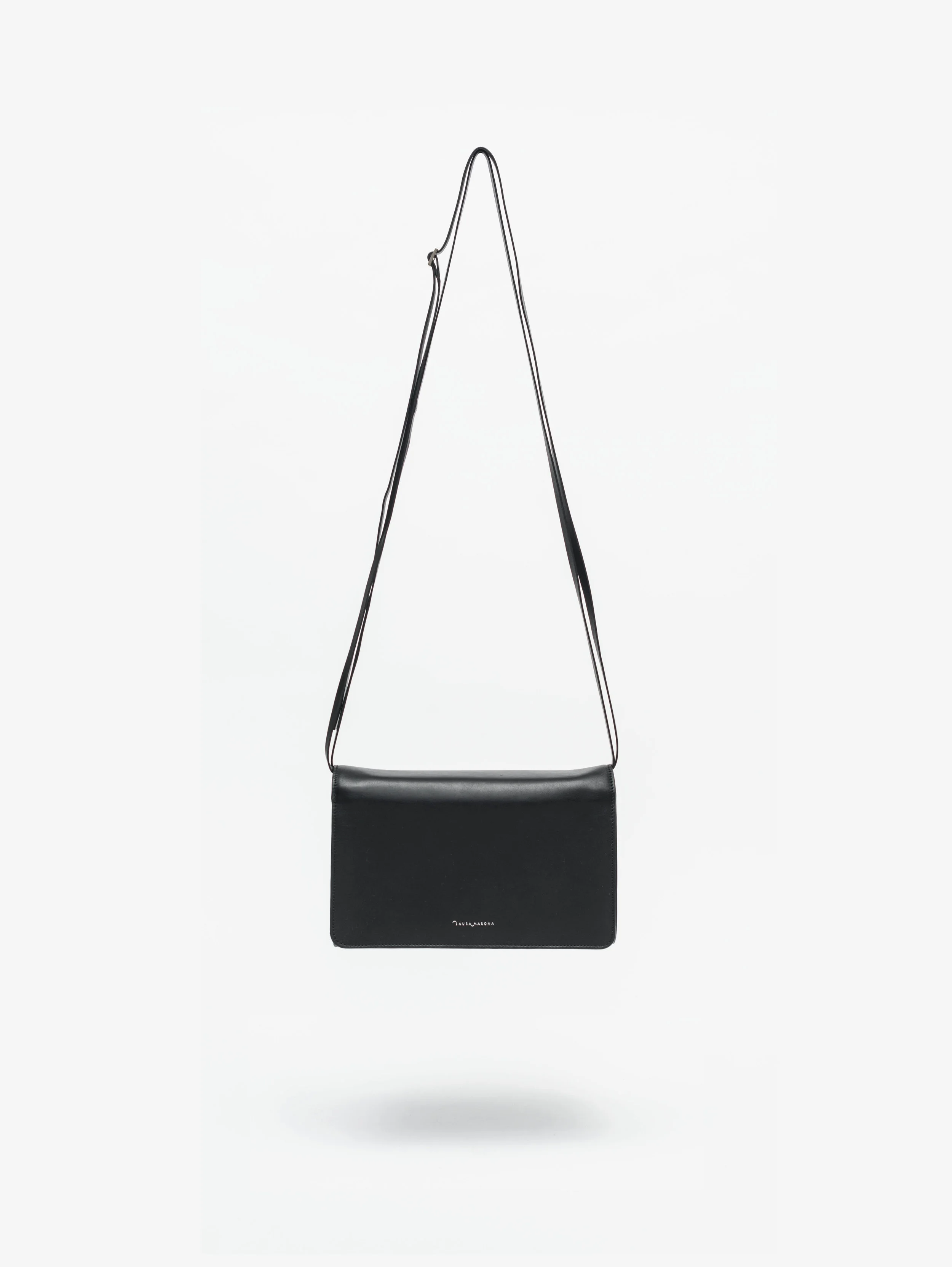 laura-margna_carre-bag-black_03 Kopie.jpg