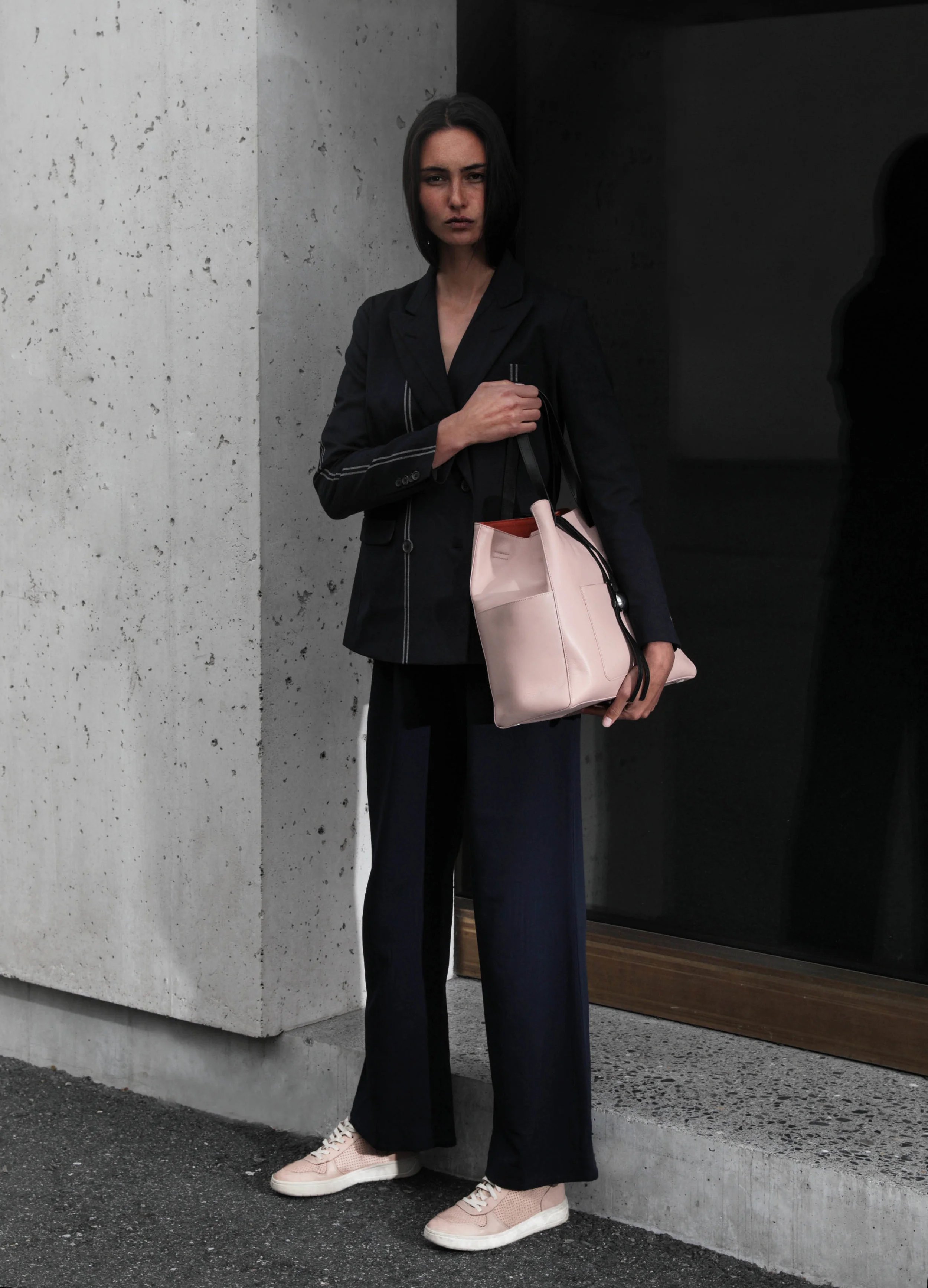 laura-margna_noue-bag-blush_05 Kopie.jpg