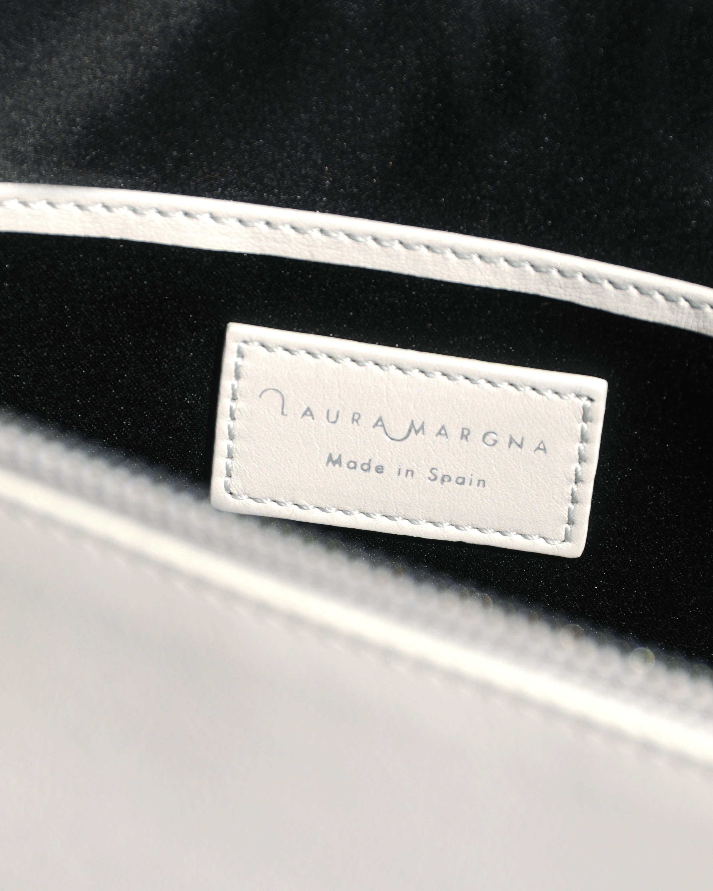 fine_bag_light_gray_detail2.jpg