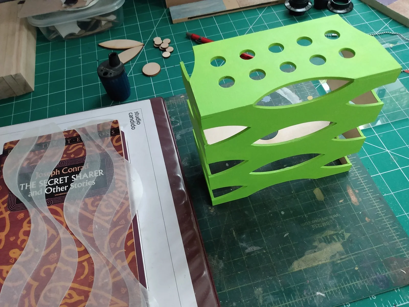 Snowflake Lamp 002 Fabrication.jpg