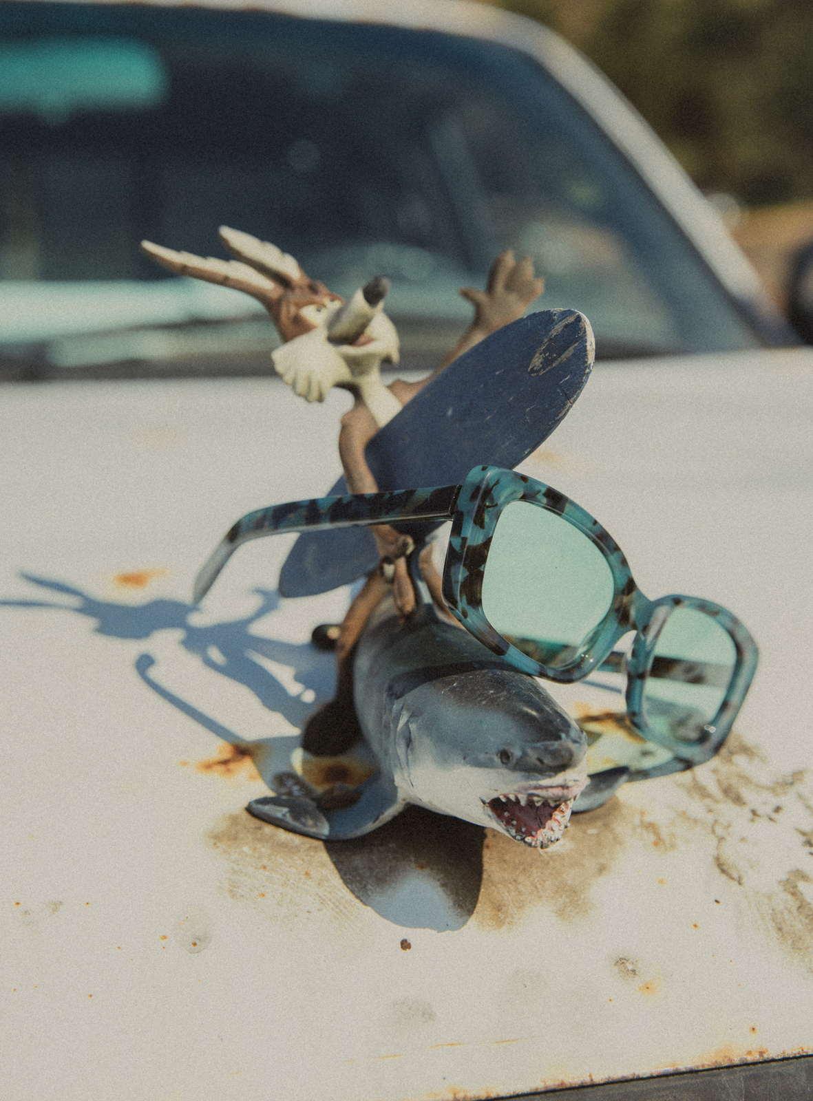 EAZY_Stay_Playful_Catch_The_Sun