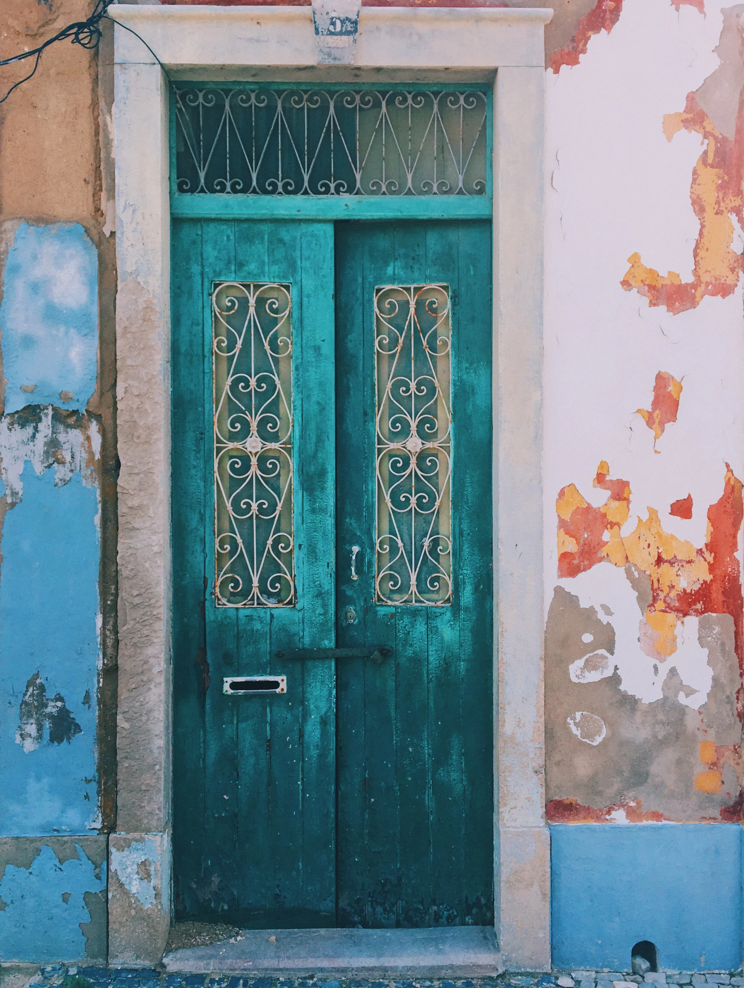 A colorful door in Faro.