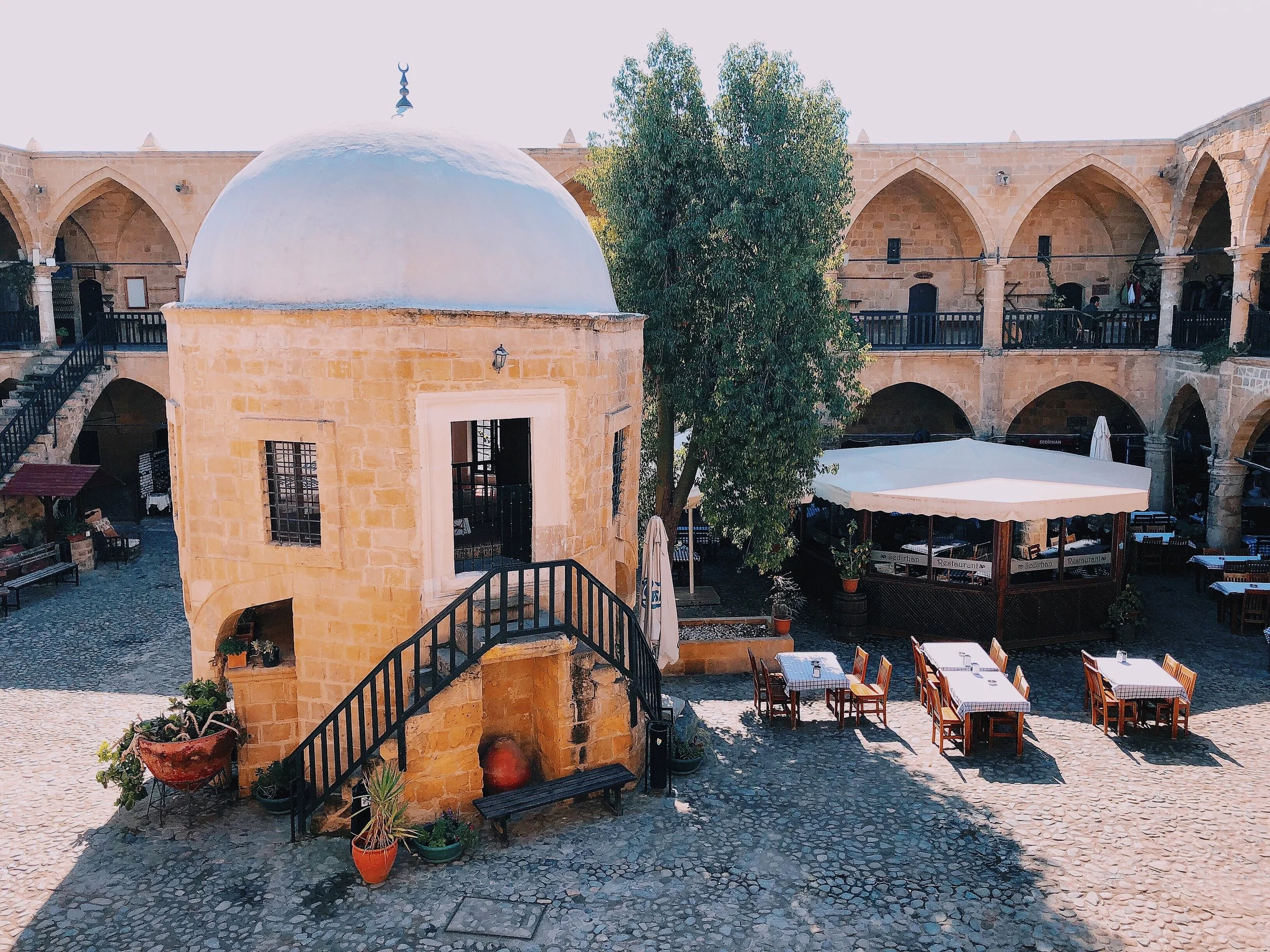 The open square inside the Büyük Han.