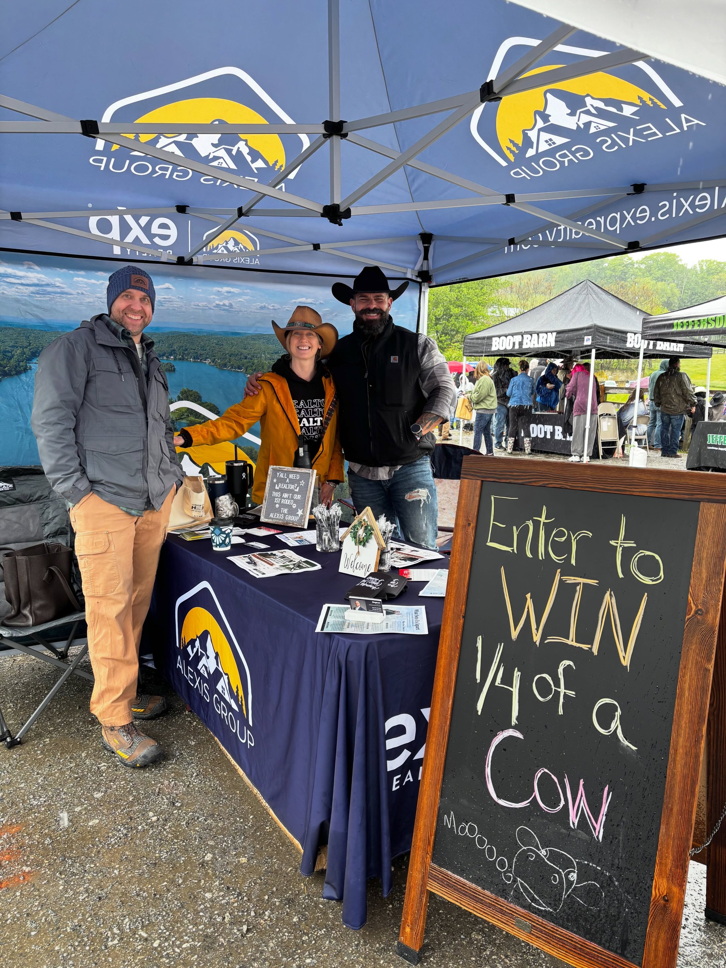 ❤️💪 So Proud of @lga_realtor, her husband and their team!! 💪❤️

🤠Great set up, event and professionalism! 🤠

🥩🐮And who doesn&rsquo;t want a 1/4 cow? 🐮🥩

Thanks to @kmgroup_ccm for their support! 

#realestate #rodeo #realtor #realestateagent 