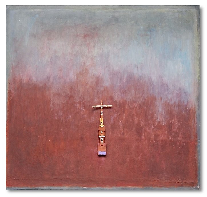 #13 Square 100x100cm (ash / oil / pigment / chalk on canvas)+ wood statuette painted Vendu . . . .