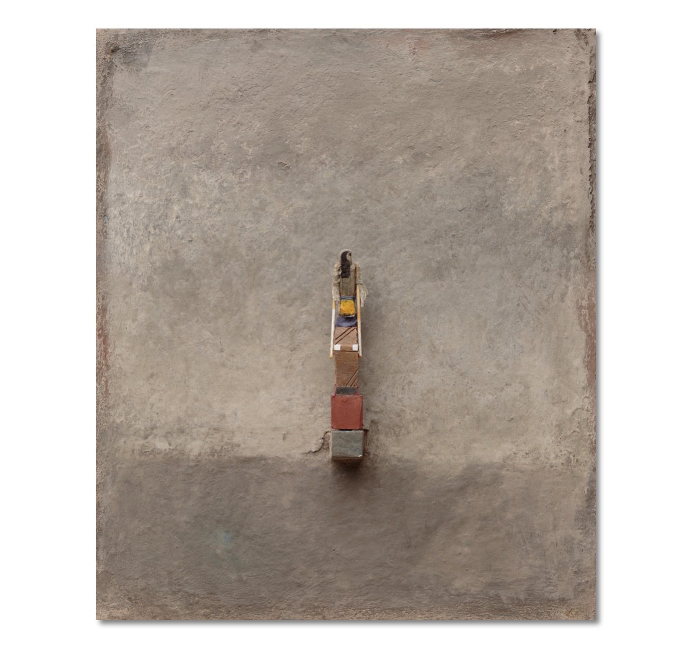 #27 Tablettes 42x50cm (pigment / ash/ oil on wood) + wooden statuette (wood / fabric / paint / fil) . . . . .