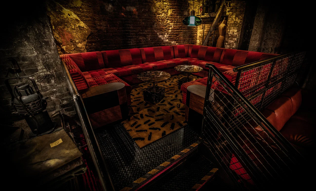 Alley Cat 04_180695-Edit.jpg