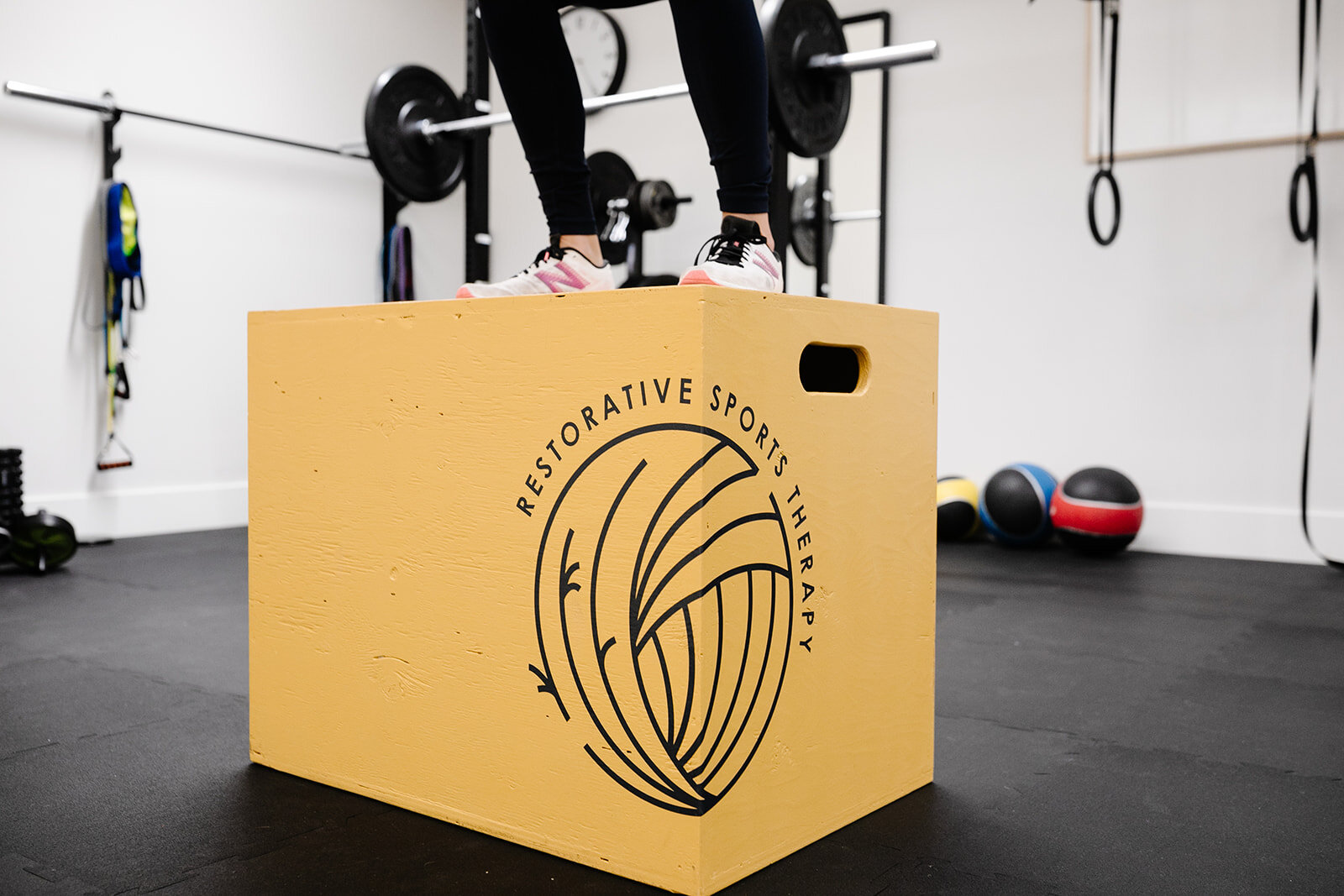 Plyometric jump box