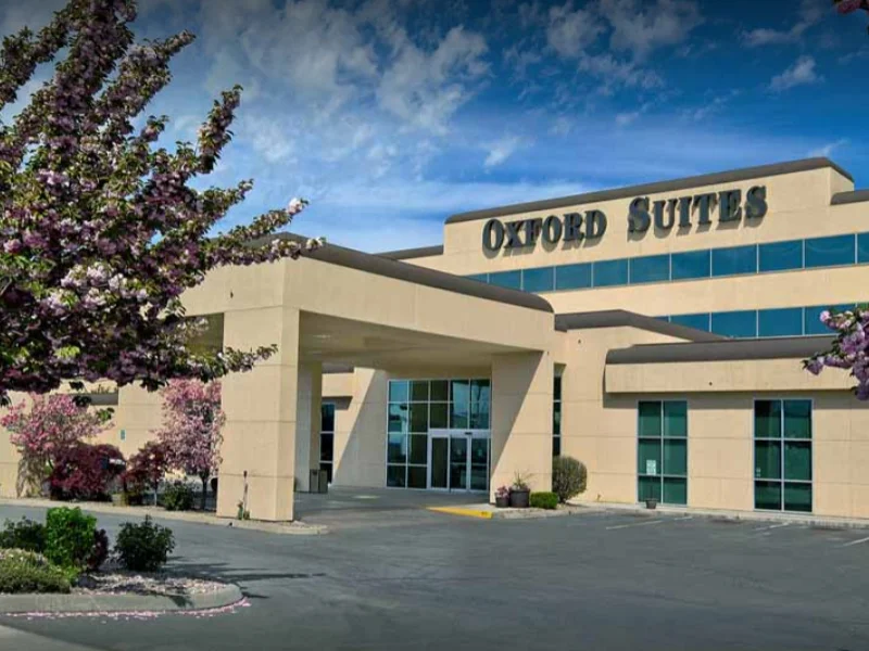 oxford-suites-800.jpg