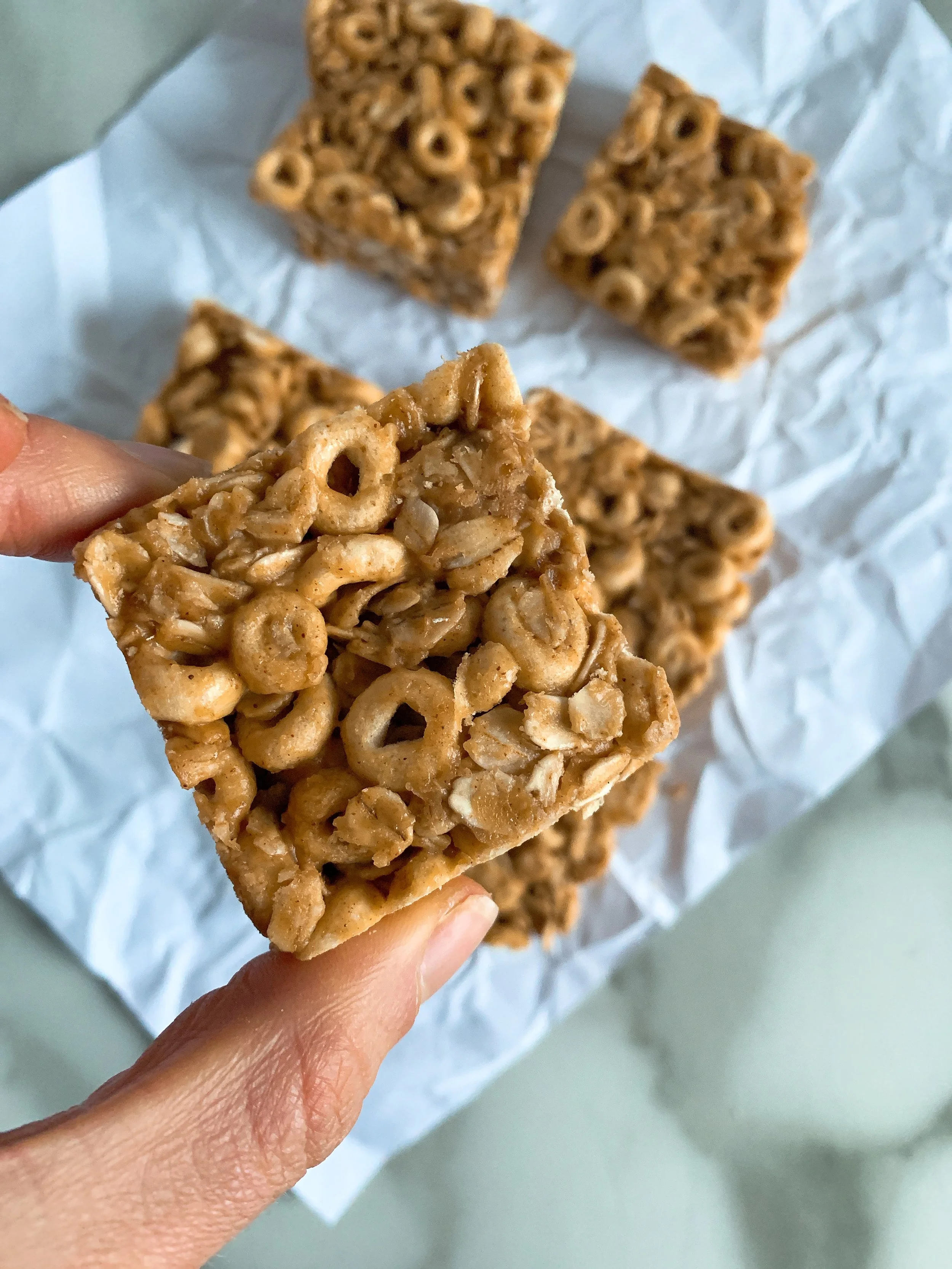 No-Bake Crunchy Peanut Butter Cheerio Bars