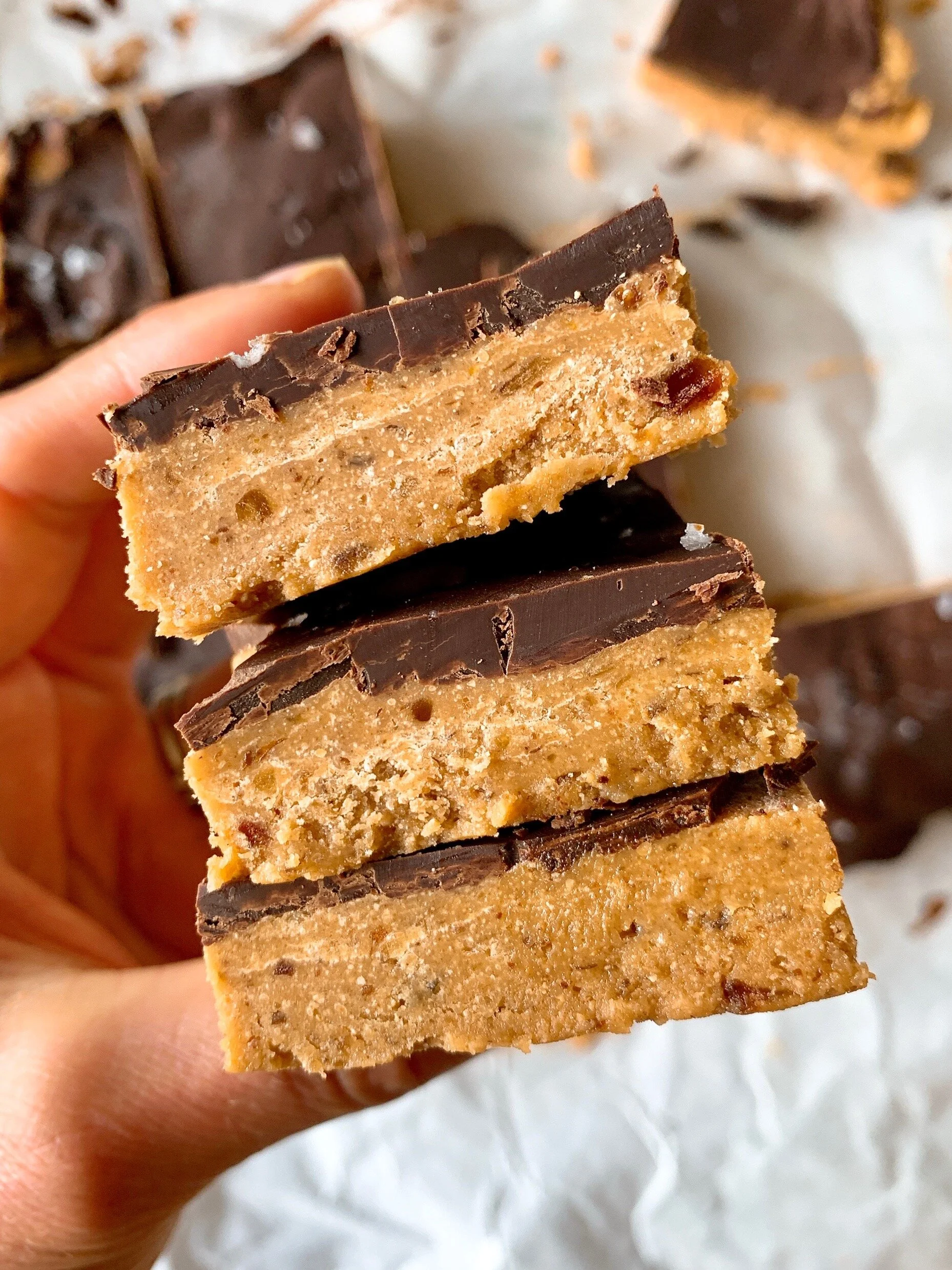 4 Ingredient No-Bake Chocolate Cashew Butter Bars