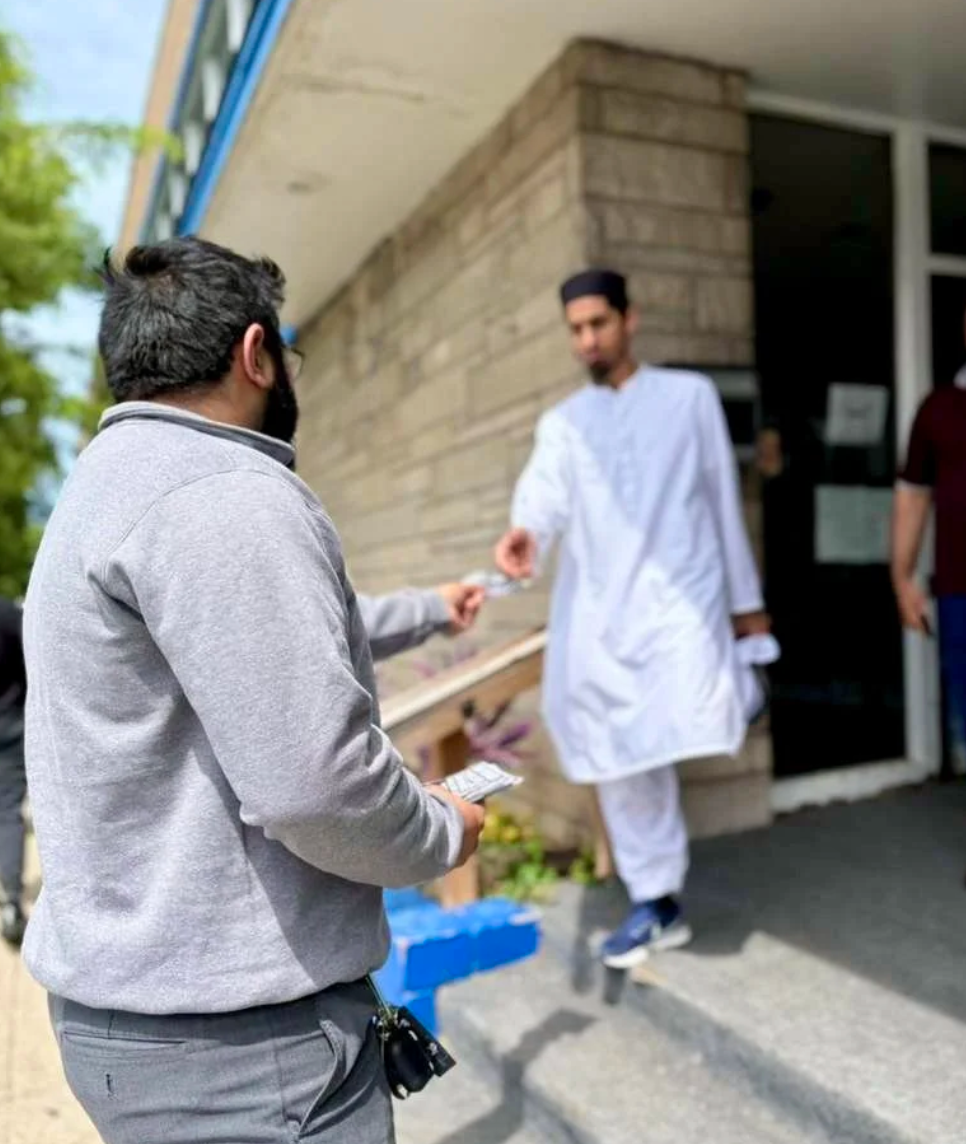 CAIR-Chicago Conducts Outreach For Know Your Rights Workshop!