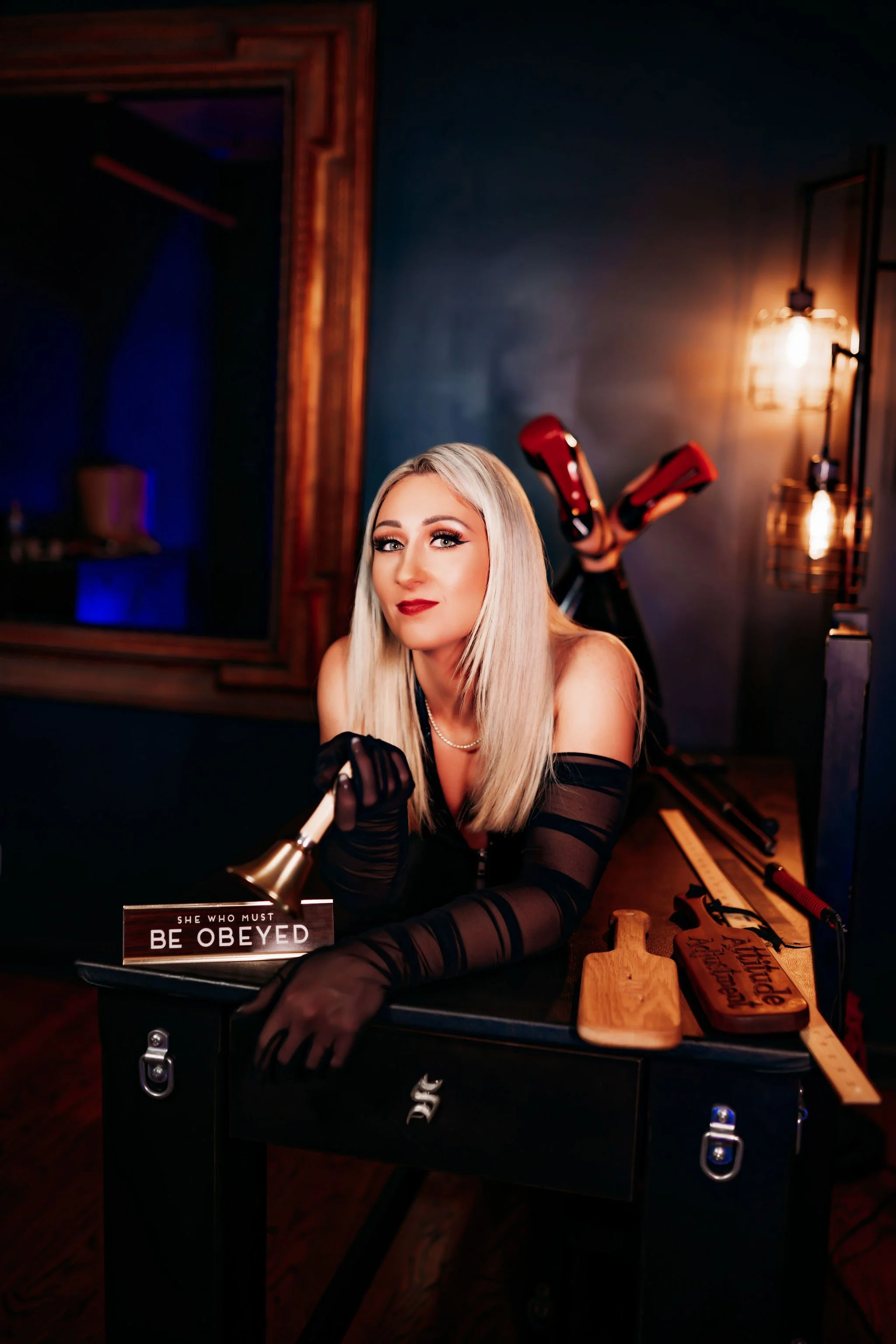 Head Mistress Lexi Chicago ProDome