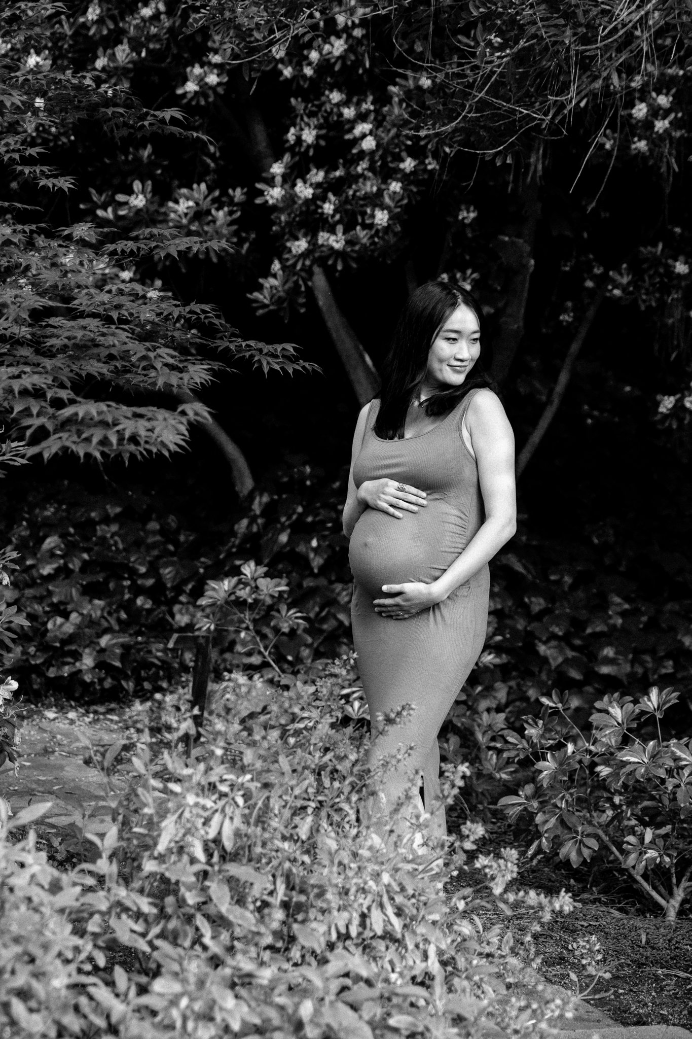 Embracing the Beauty of In-Home Maternity Sessions | Los Angeles Maternity Photographer