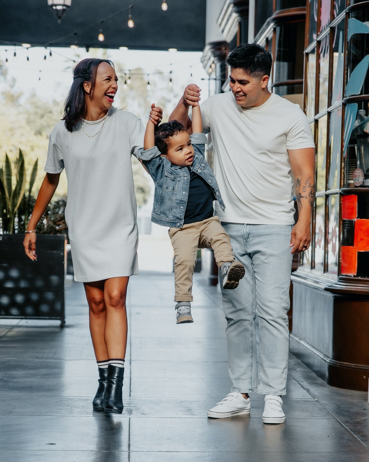 Family photos don&rsquo;t have to happen just outside in nature. Let&rsquo;s switch it up and think about all the cool, unexpected places that can tell your story. 

Take this recent session in Pasadena with L, P &amp; F&mdash;full of city vibes, spo