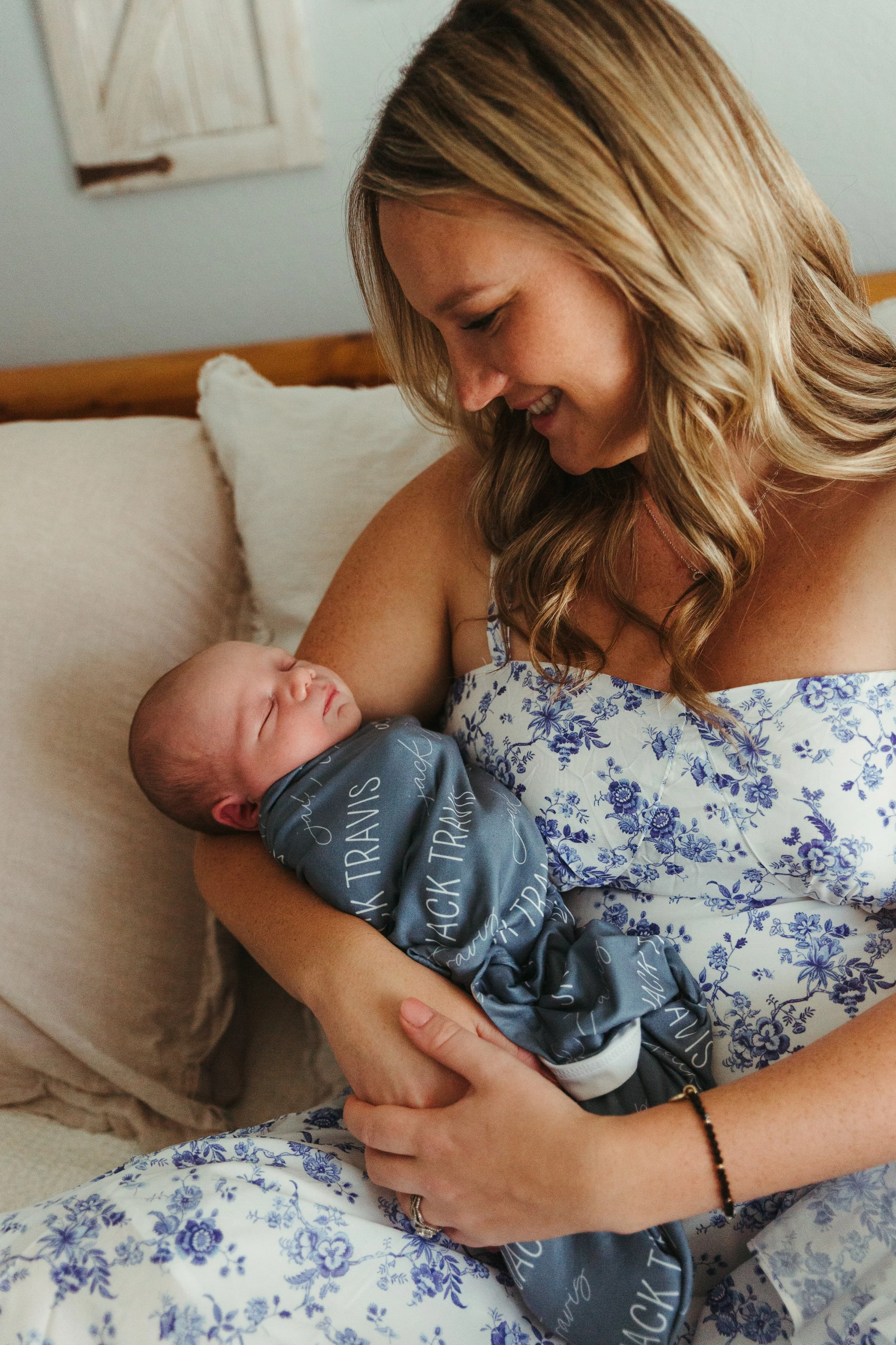 Los-Angeles-Lifestyle-Newborn-Session-In-Home-58.jpeg