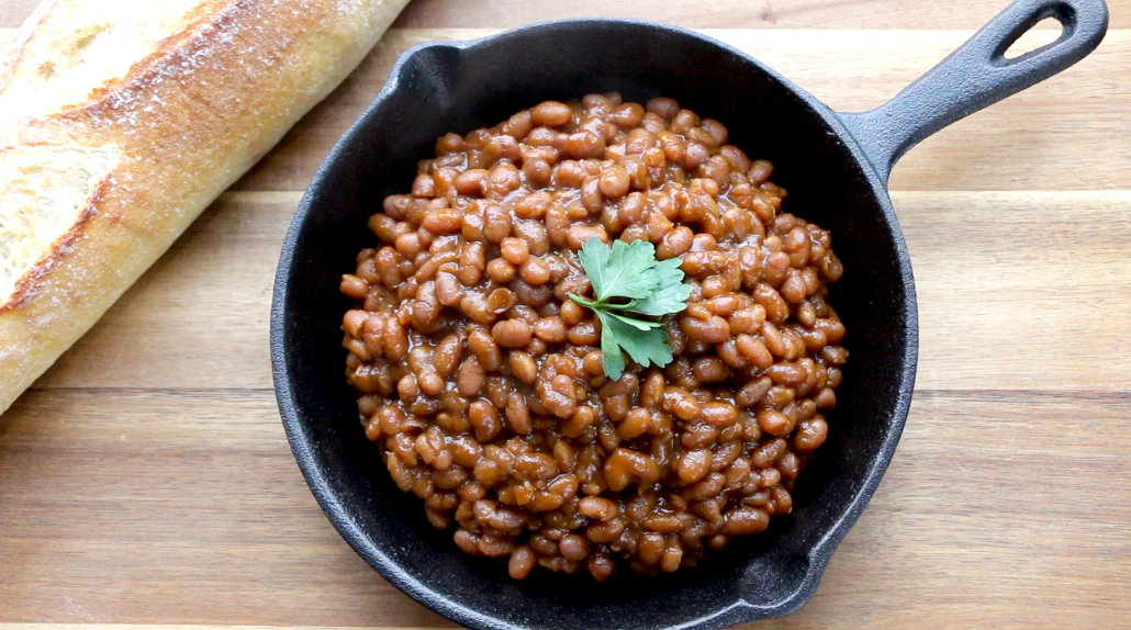 Source : https://www.lacuisinedejeanphilippe.com/recipe/feves-au-lard-vege/