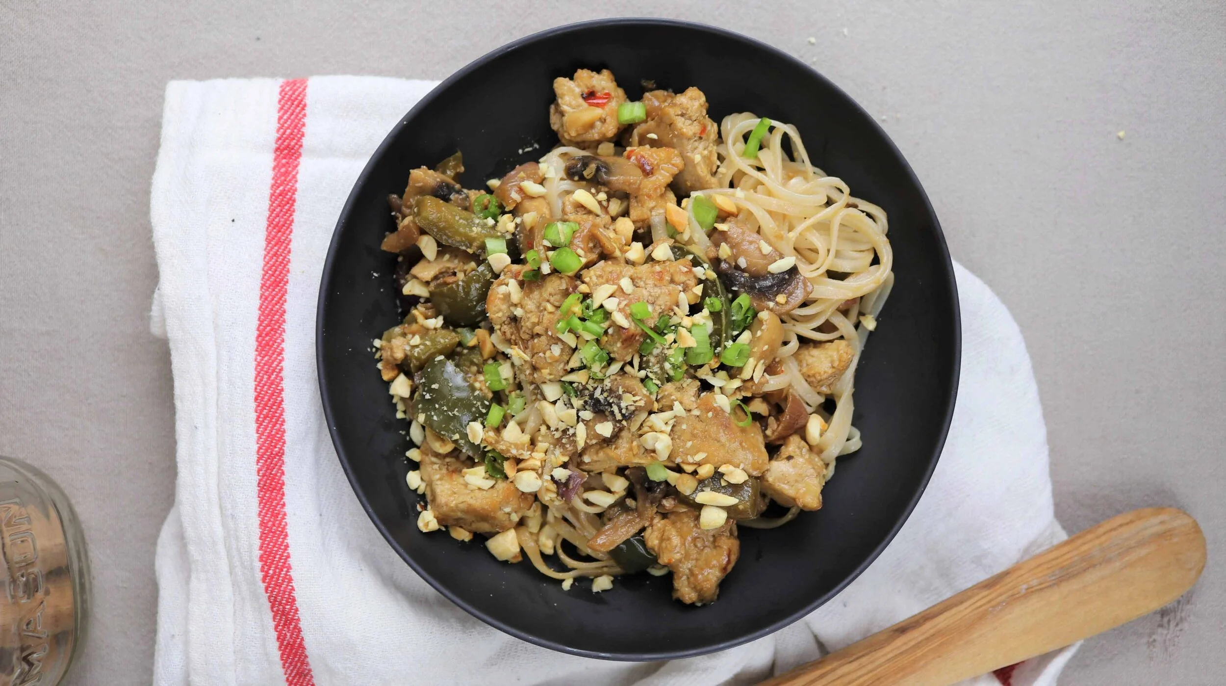 Padthai vegan v2.jpg