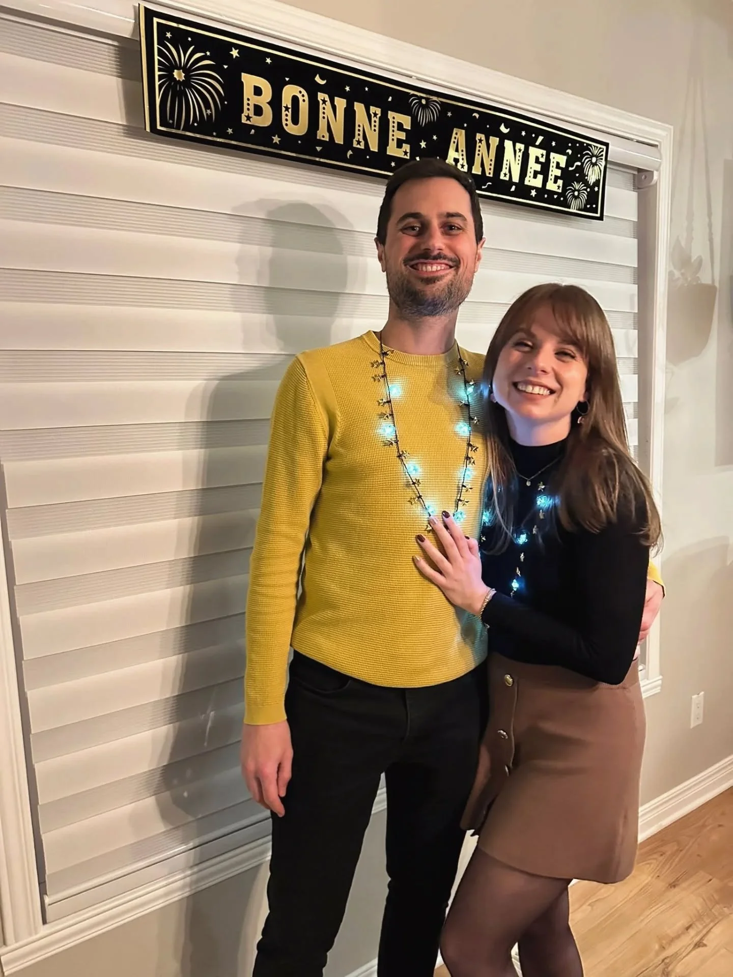 Mon temps des f&ecirc;tes ✨ un bon &eacute;quilibre de c&eacute;l&eacute;brations &amp; de tranquillit&eacute; 🥂 &eacute;couter son &eacute;nergie, c'est ce qui fait qu'on en profite le plus ! 

Nourriture :
> Roul&eacute;s au fauxmage &agrave; l