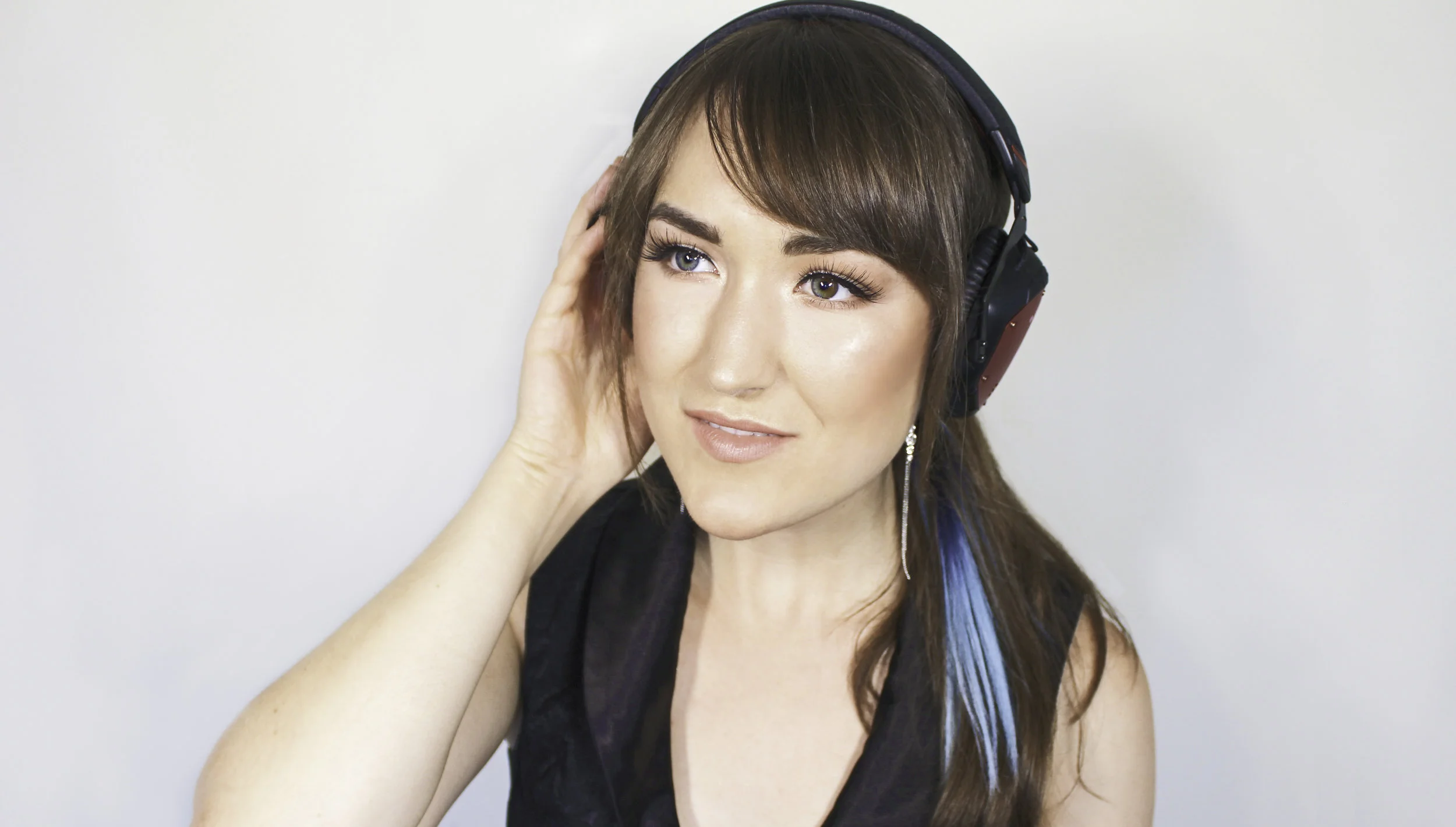 Listen banner.jpg