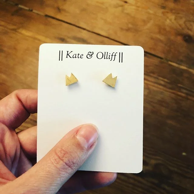 New birthday studs for @wongwoman 🏔🏔 (shh 🤫) #gold #brass #handmade #handmadeearrings #studs #handmadejewelry #birthday