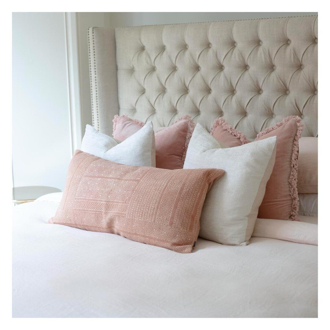 Luxe Bedroom Goals! 🥰

Swipe for the before. 

📸Leonie Hill client&rsquo;s home. 
.
.
.
.
.

Photos by @lucieslens #singaporeinteriordesign
#singaporeinteriors
#neutralinterior
#interiordesignsg
#interiordesignsingapore
#residentialinteriordesign
#