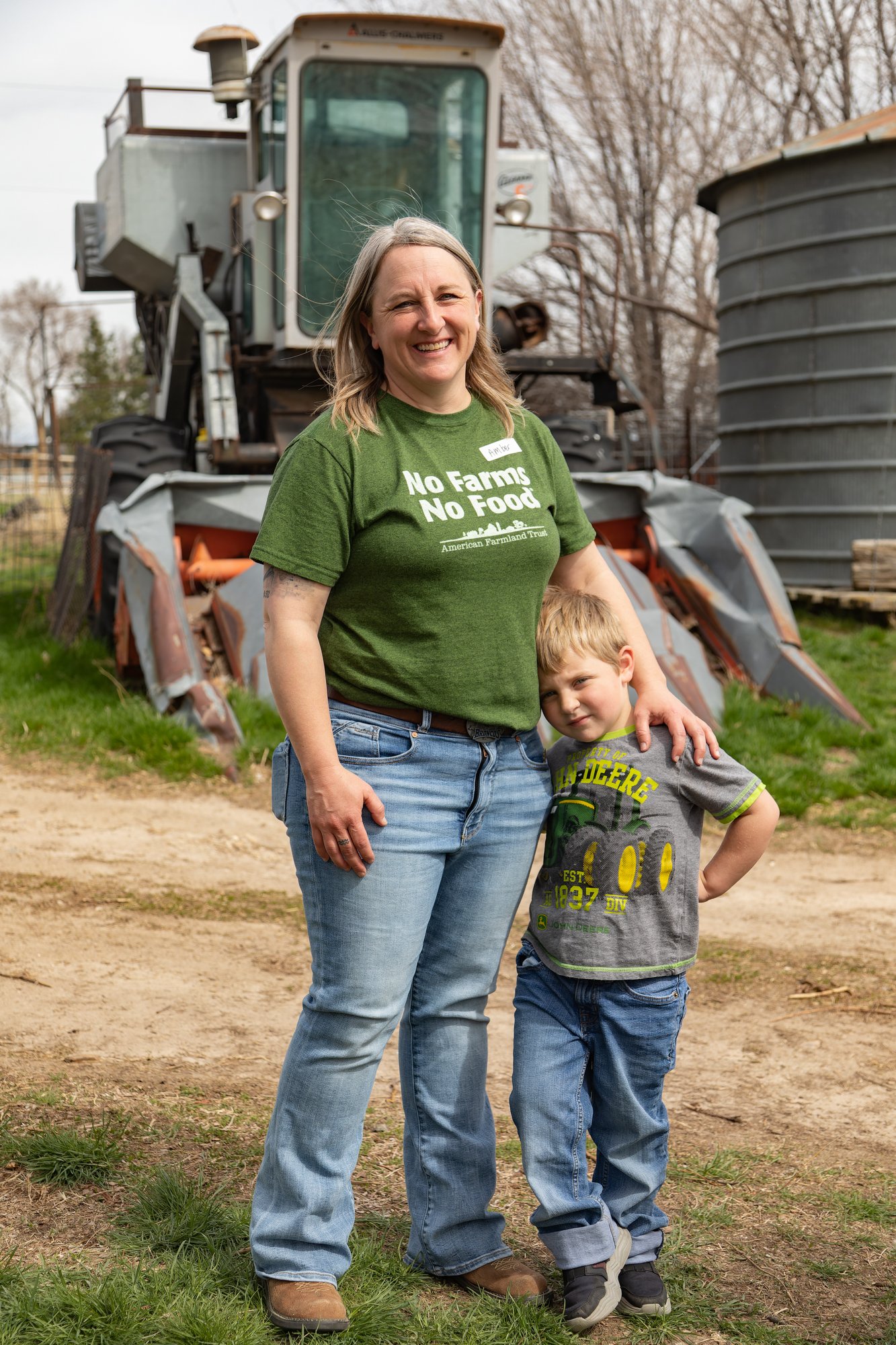 Market Director Amber BThey listened to talks by Farmer Tim Sommer, the new market director, Amber Beierle and her son.