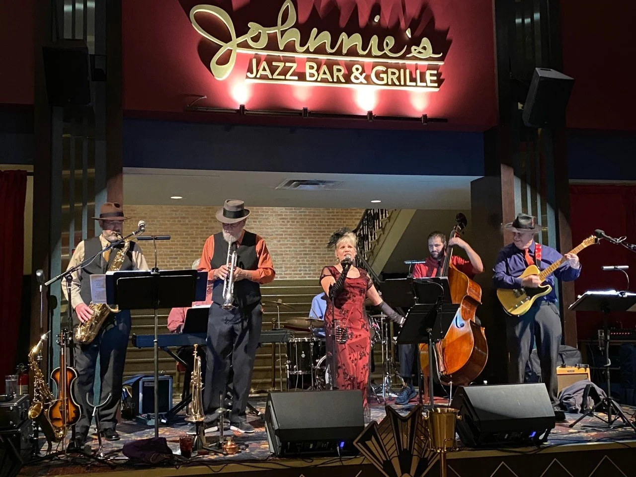 AnnaLee &amp; The Lucky So &amp; Sos 