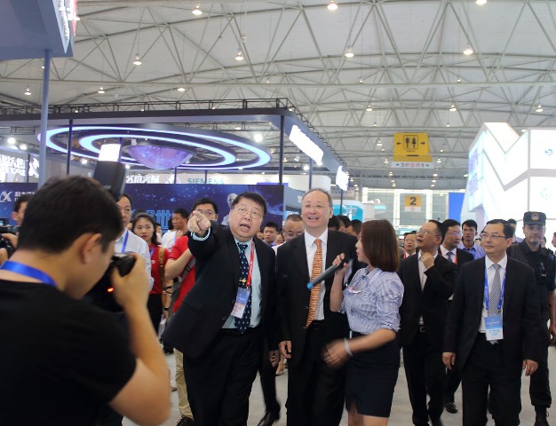 Li Yin, Governor of Sichuan Provincial People's Government Visited Time Medical’s Booth