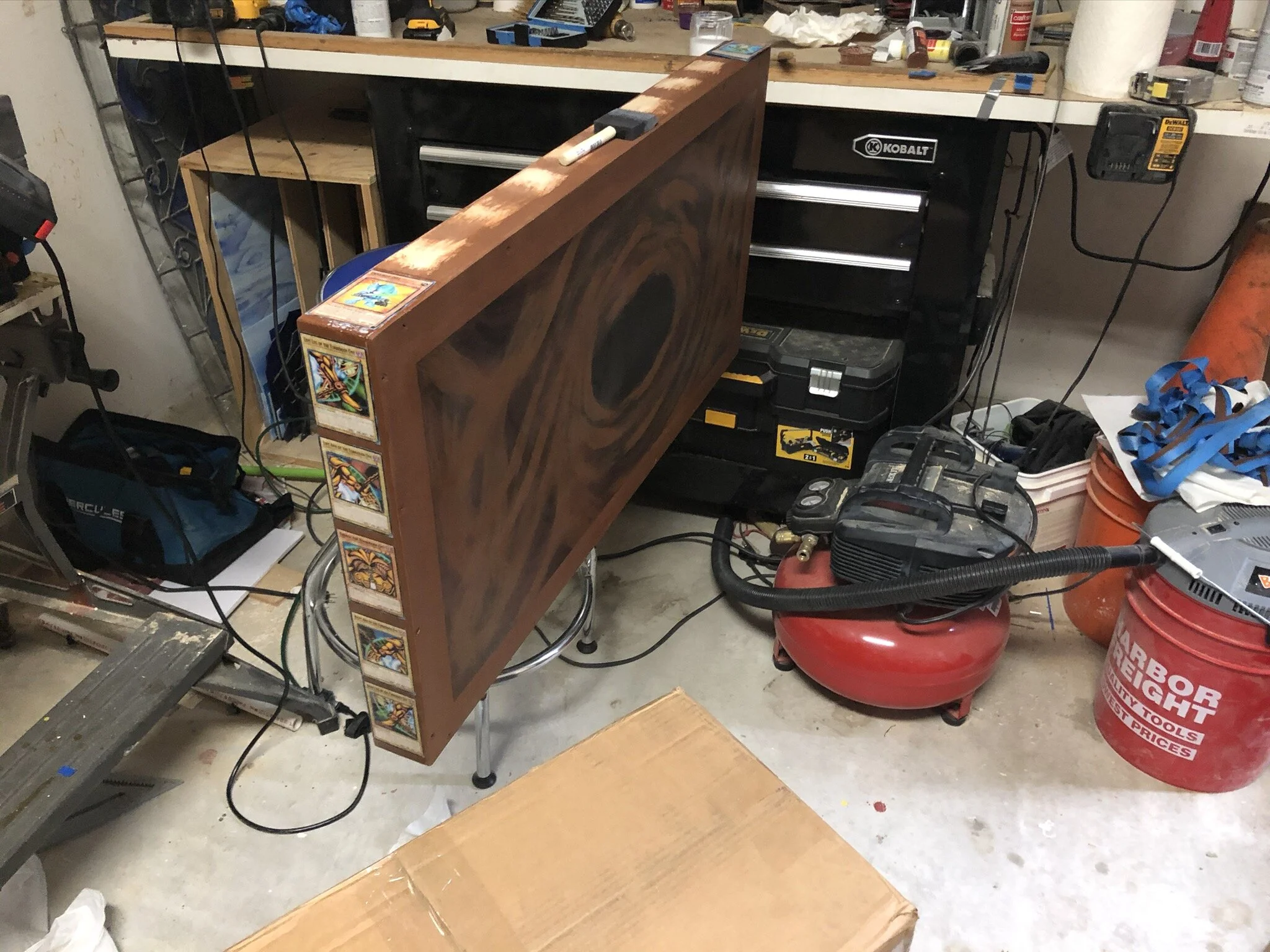  For a colorful and fun touch I decopatch some Yu-Gi-Oh cards to the outside edge.  