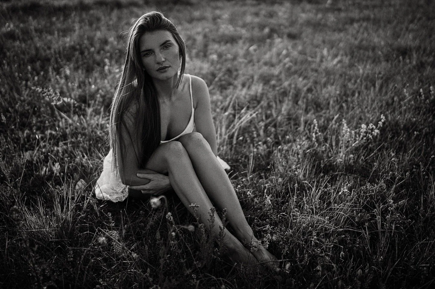 Kasia 📷🍻
#justsomephotosandbeer #BlackAndWhitePortrait #BWPortrait #BlackAndWhitePhotography #MonochromePortrait #BW_Lovers #PortraitInBlackAndWhite #FineArtBW #AvailableLightBW #SigmaArt35 #SonyAlphaBW  #availableligbht #MonochromeMagic #BWStoryte