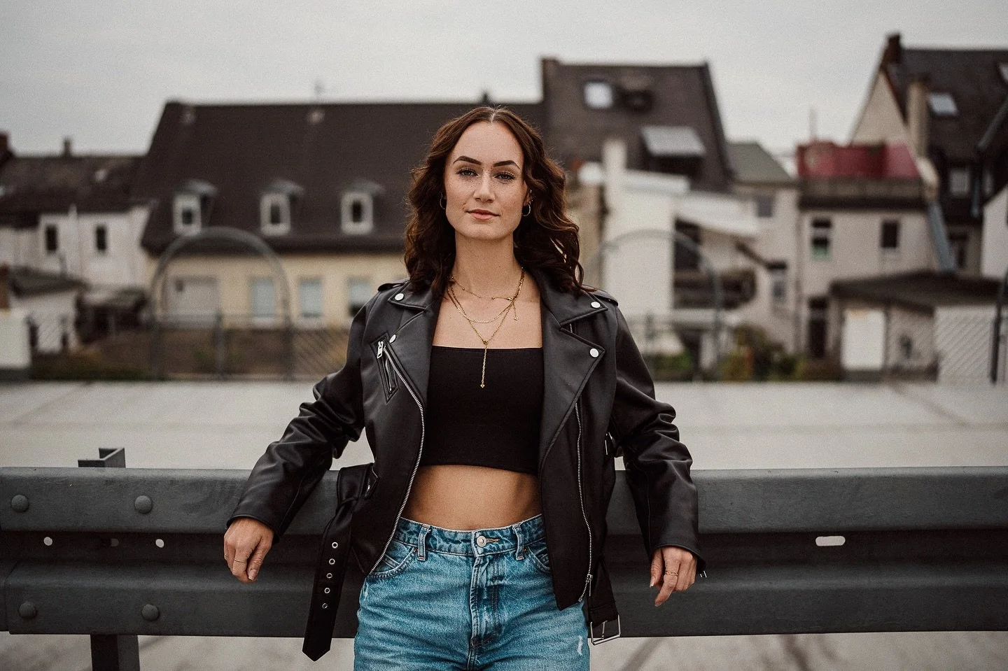 Celine 📷🍻
#justsomephotosandbeer #PortraitPhotography #AvailableLightPhotography #NaturalLightPortrait #PortraitLovers #PortraitMood #FaceOfTheDay #AuthenticPortraits #MoodyPortraits #CreativePortraits #PortraitVision #PortraitVibes #InstaPortrait 