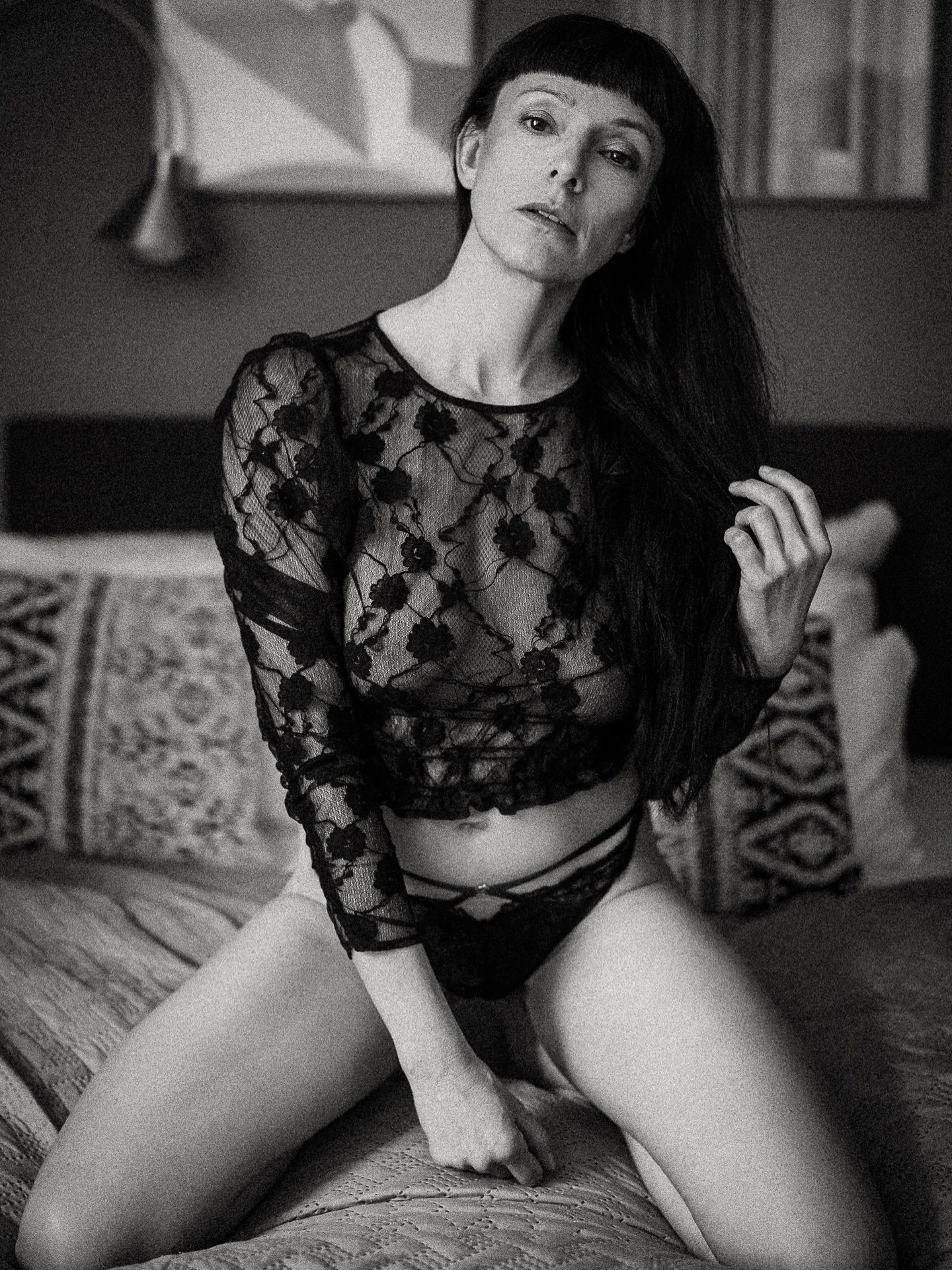 Damaris 📷🍻
#justsomephotosandbeer #BlackAndWhitePortrait #BWPortrait #BlackAndWhitePhotography #MonochromePortrait BW_Lovers PortraitInBlackAndWhite FineArtBW AvailableLightBW SigmaArt35 SonyAlphaBW  availableligbht MonochromeMagic BWStorytelling S