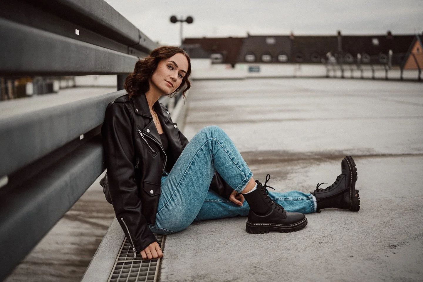 Celine 📷🍻
#justsomephotosandbeer #SonyAlpha #SonyAlphaPortraits #SonyA7III #SonyA7IV SigmaArt Sigma35Art BokehLovers PortraitMagic PhotographersLife LightAndShadow MoodyPortraits RawPortraits CreativeLens KoblenzPhotographer KoblenzPortraits German