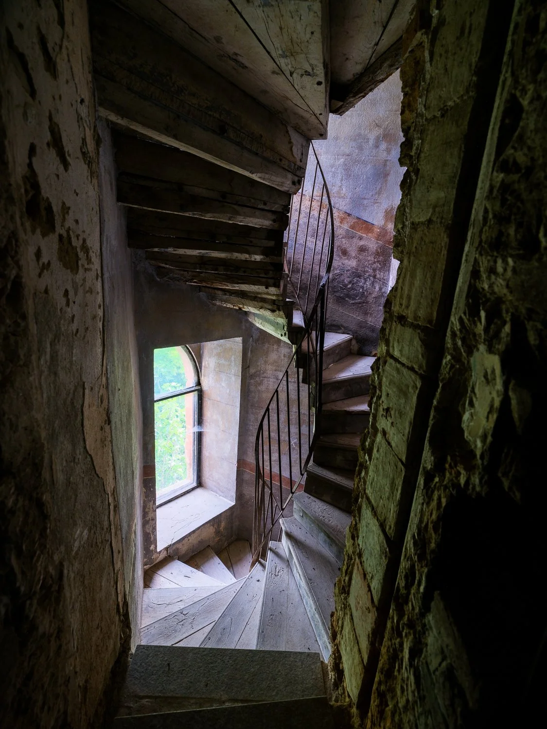f1  CB innen Wendeltreppe mitte.jpg