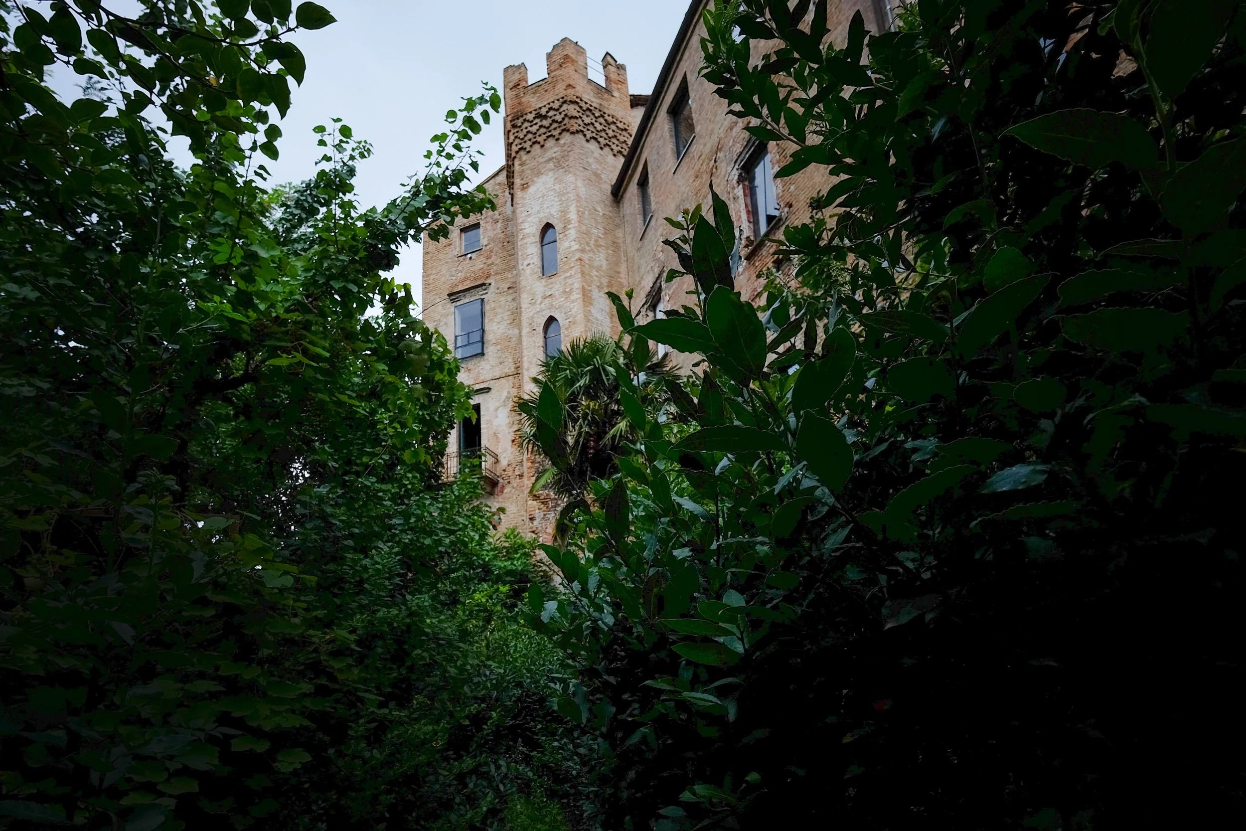 3 CB aussen Sechseckturm_1.jpg