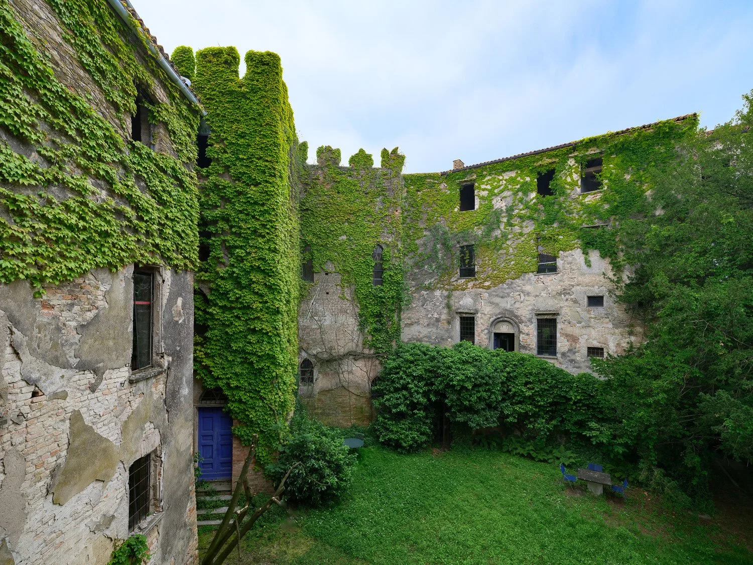 5  CB Innenhof_1.jpg