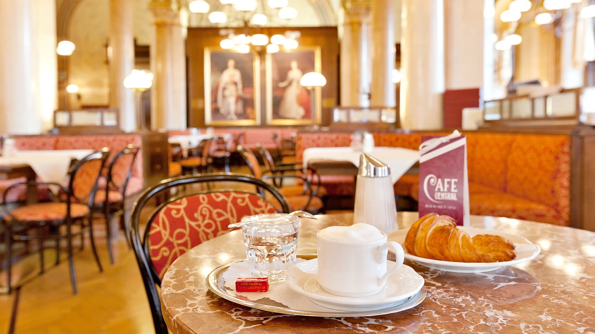Cafe_Central3-3.jpg