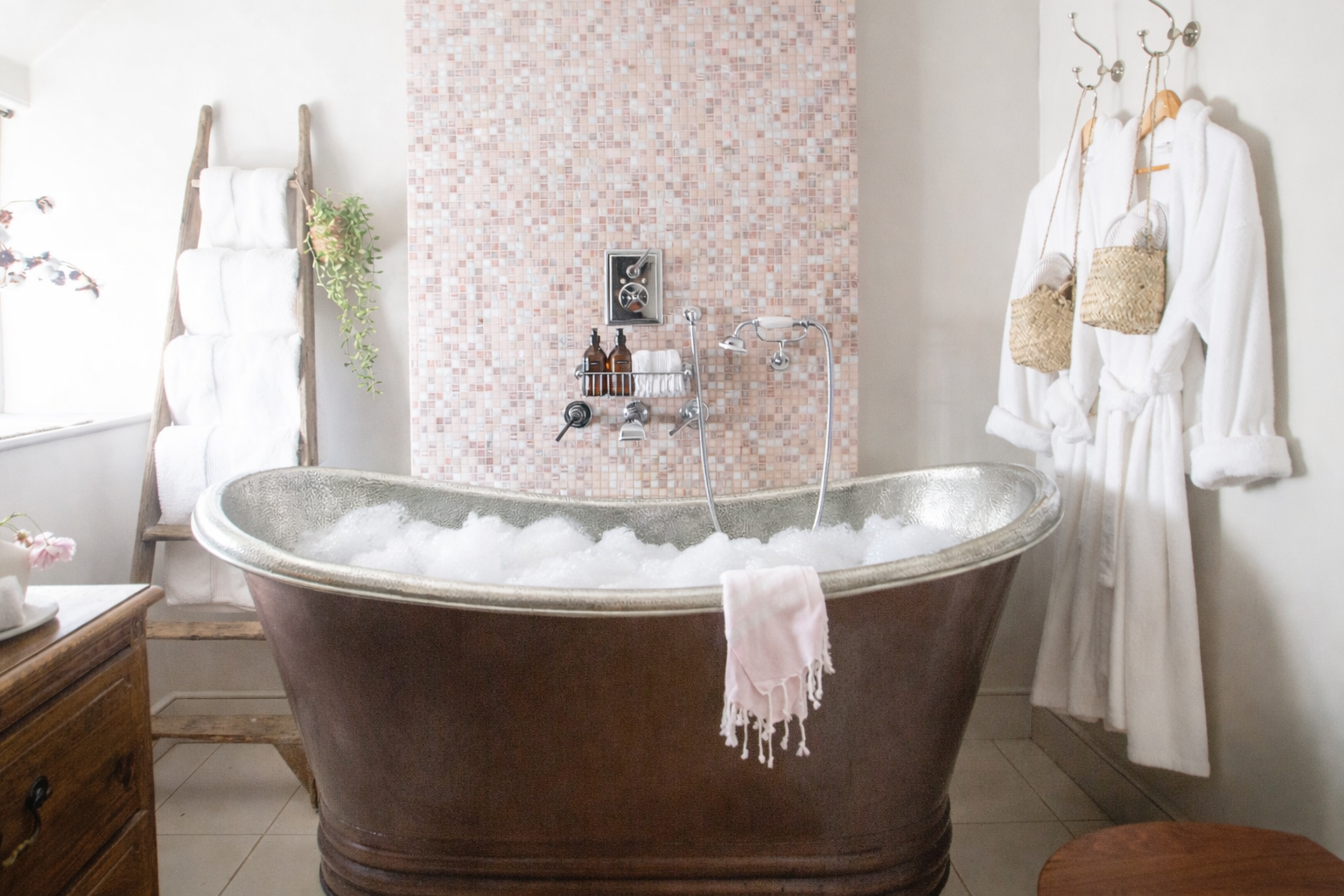 bath with bubbles.png