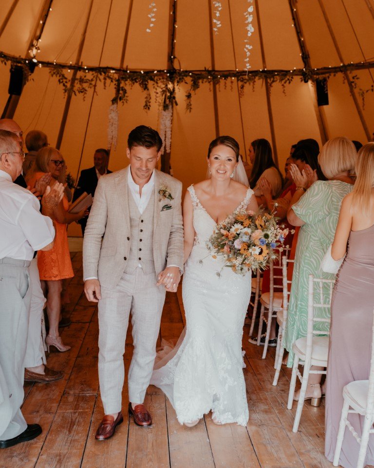 tipi-wedding-bride-groom.jpg